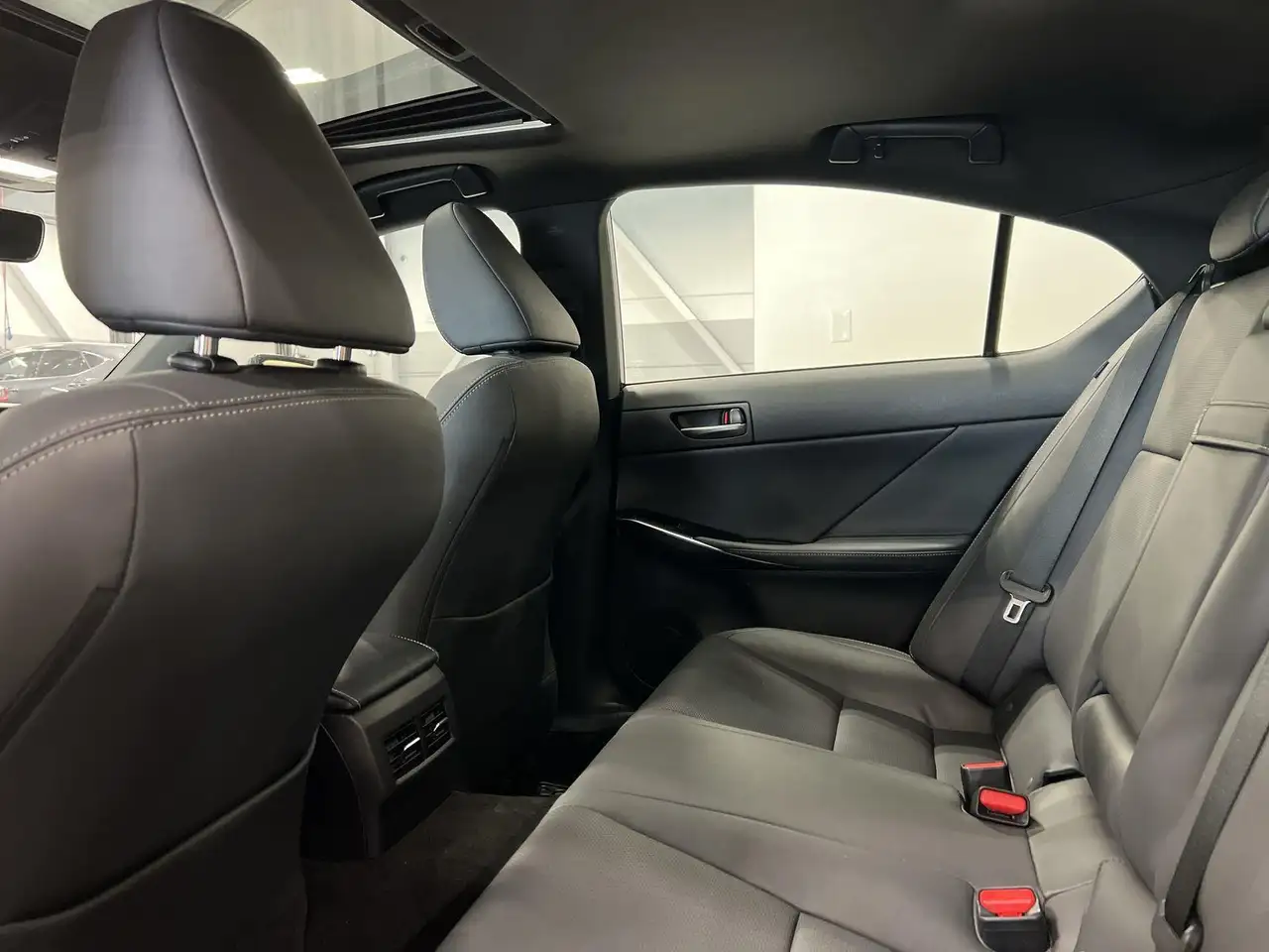 Lexus IS снимка Lexus IS