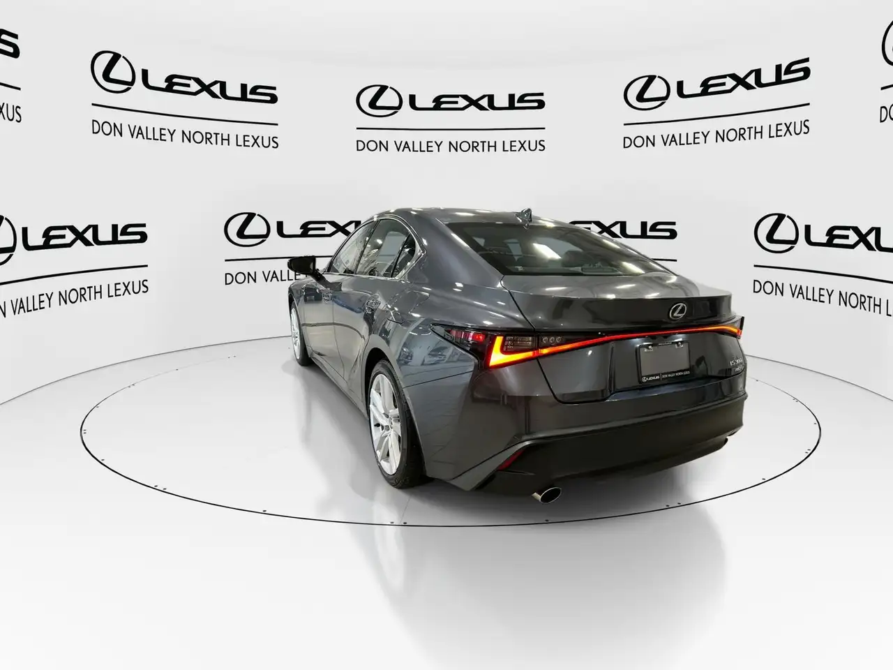 Lexus IS снимка Lexus IS