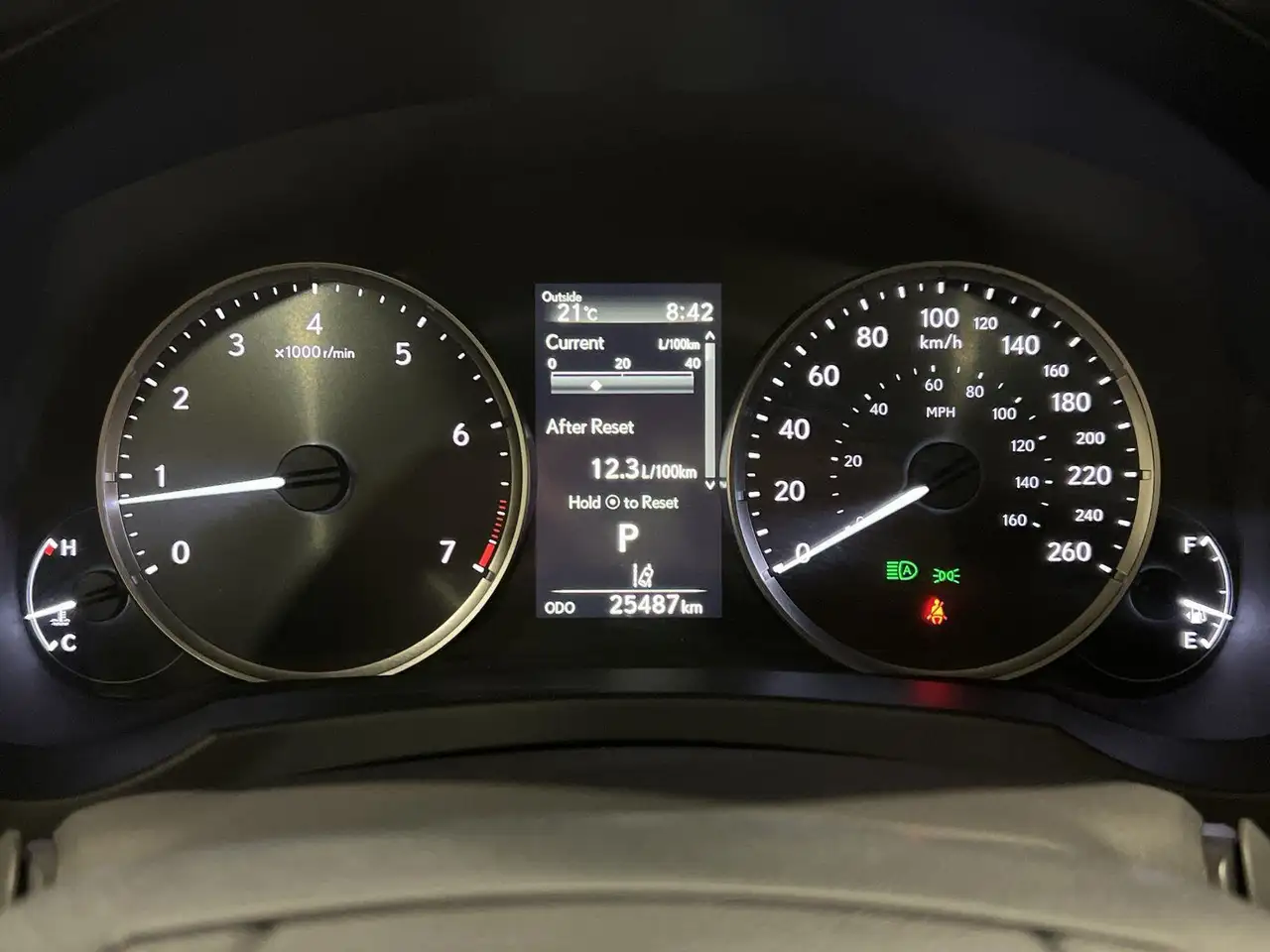 Lexus IS снимка Lexus IS