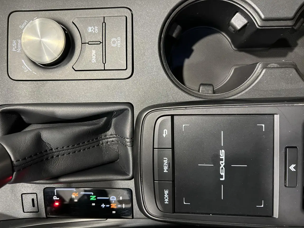 Lexus IS снимка Lexus IS