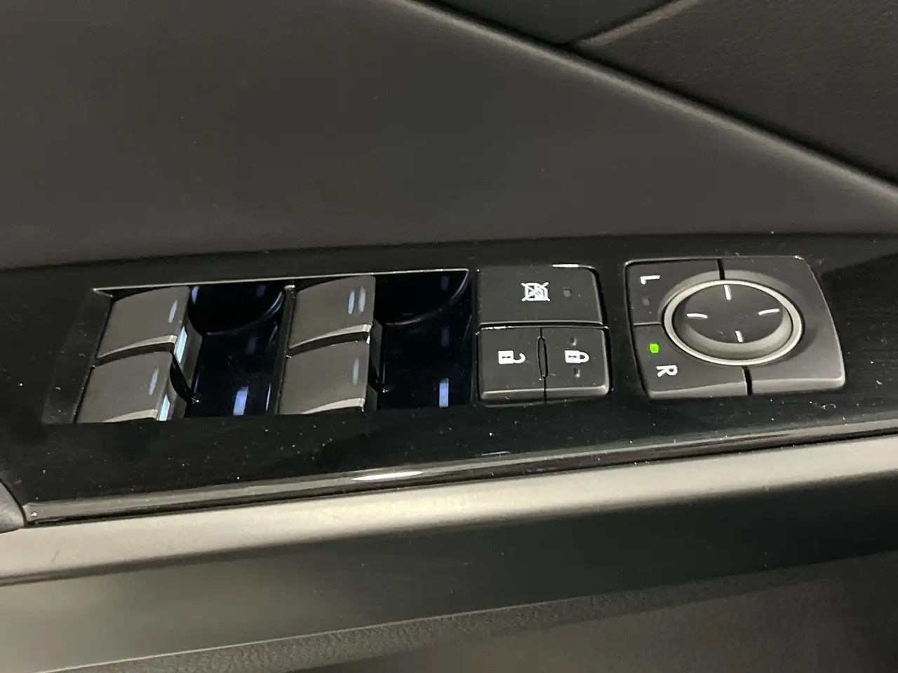 Lexus IS снимка Lexus IS