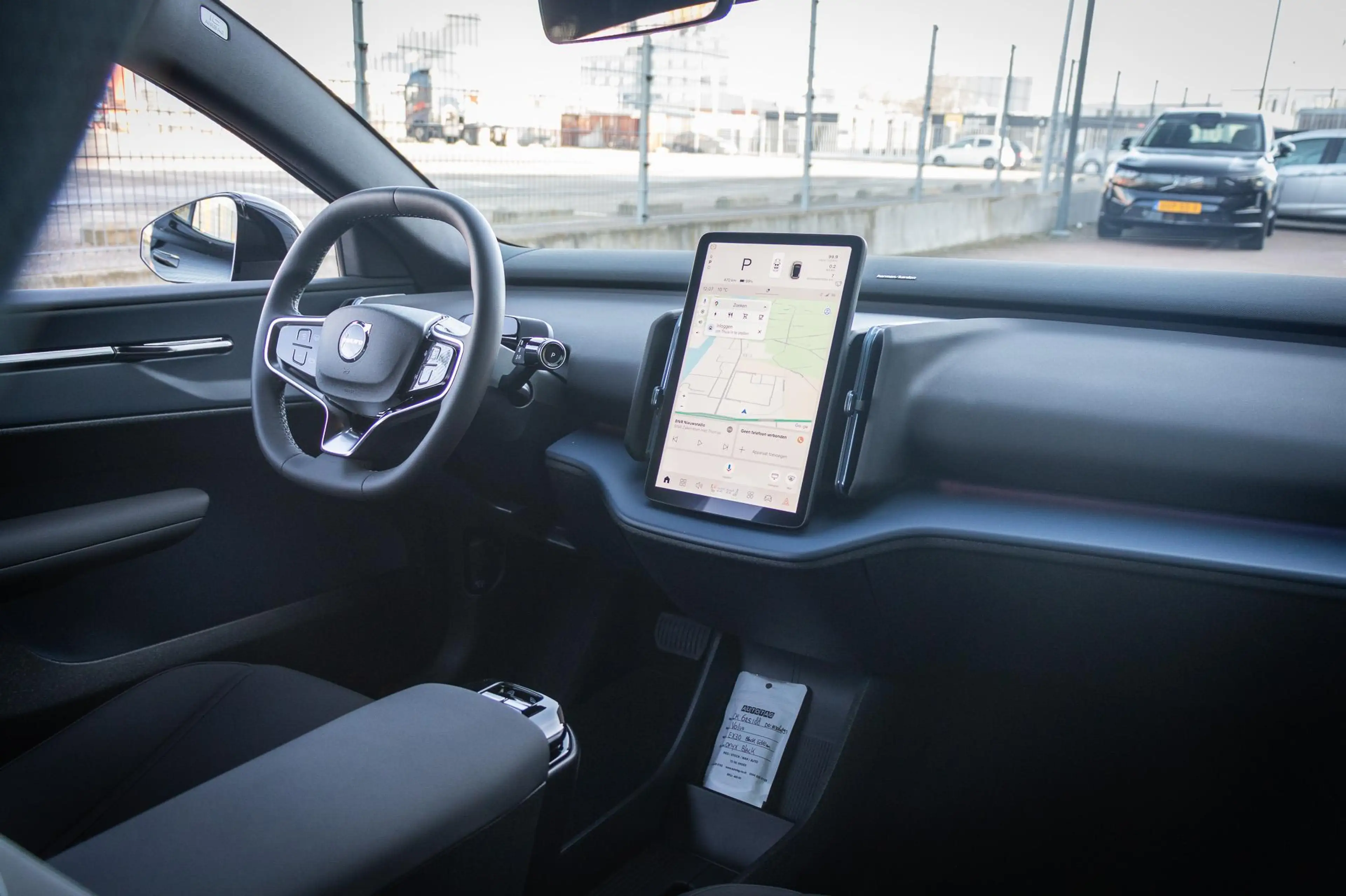 Volvo EX30 Single Motor Ext Range Ultra Black Ed Euro 69 kWh — photo 10