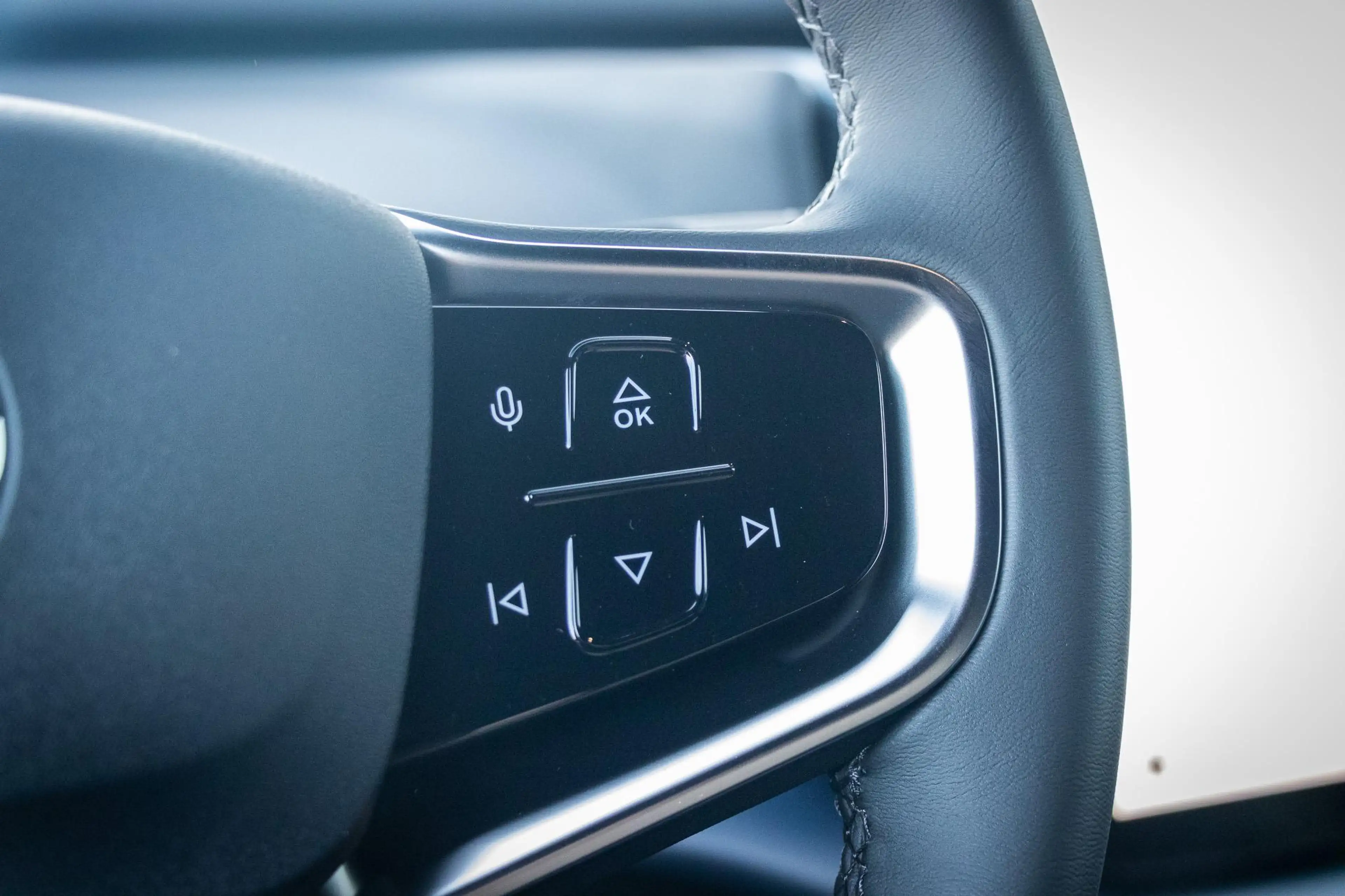 Volvo EX30 Single Motor Ext Range Ultra Black Ed Euro 69 kWh — photo 12