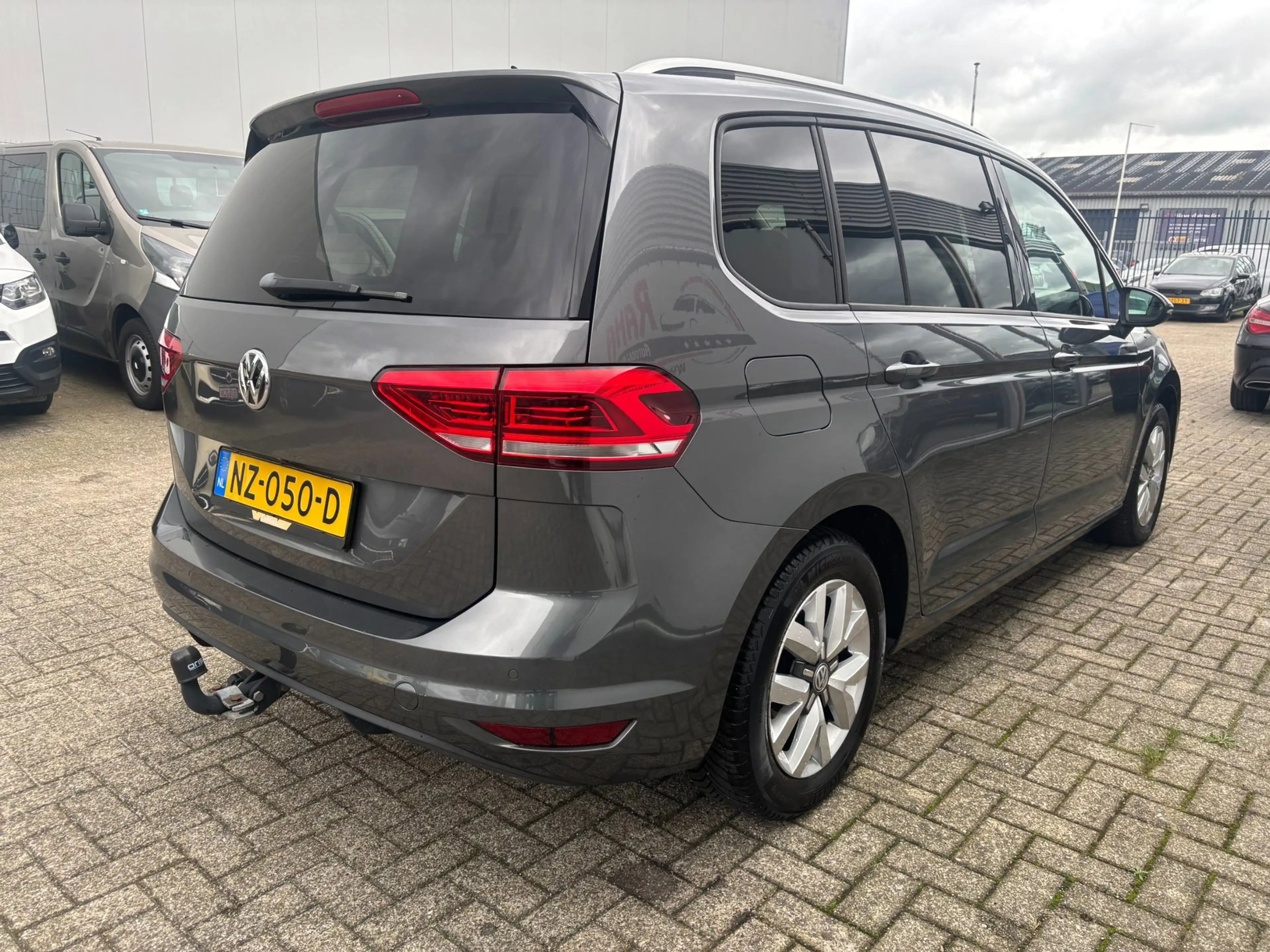 Volkswagen Touran 1.6 TDI SCR Comfortline Business — photo 8