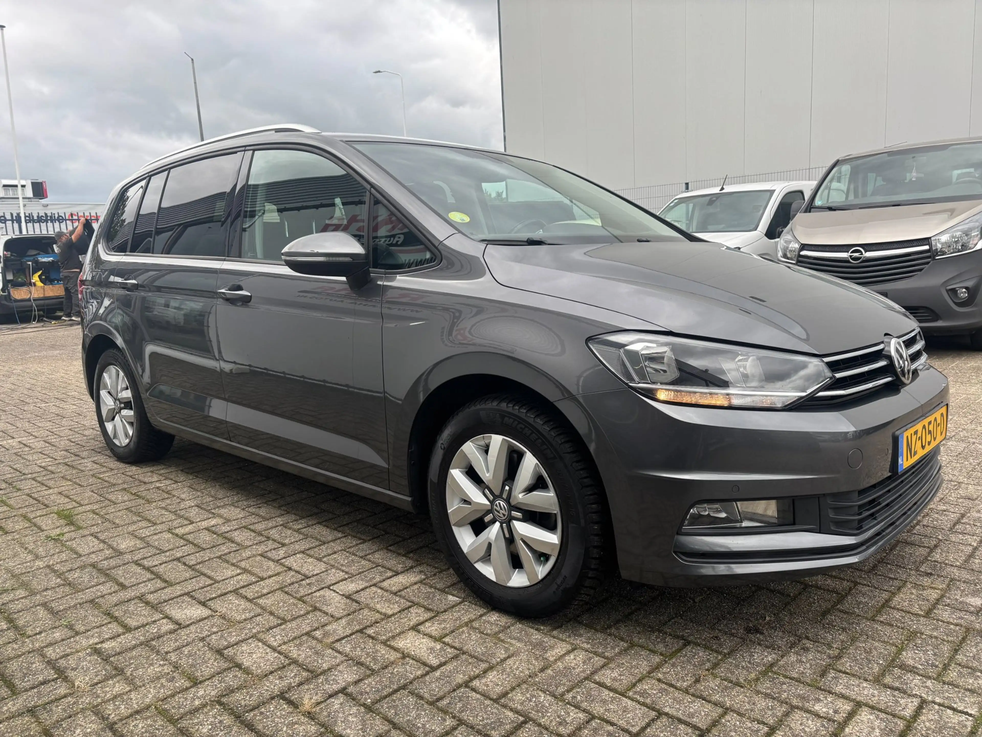 Volkswagen Touran 1.6 TDI SCR Comfortline Business — photo 3