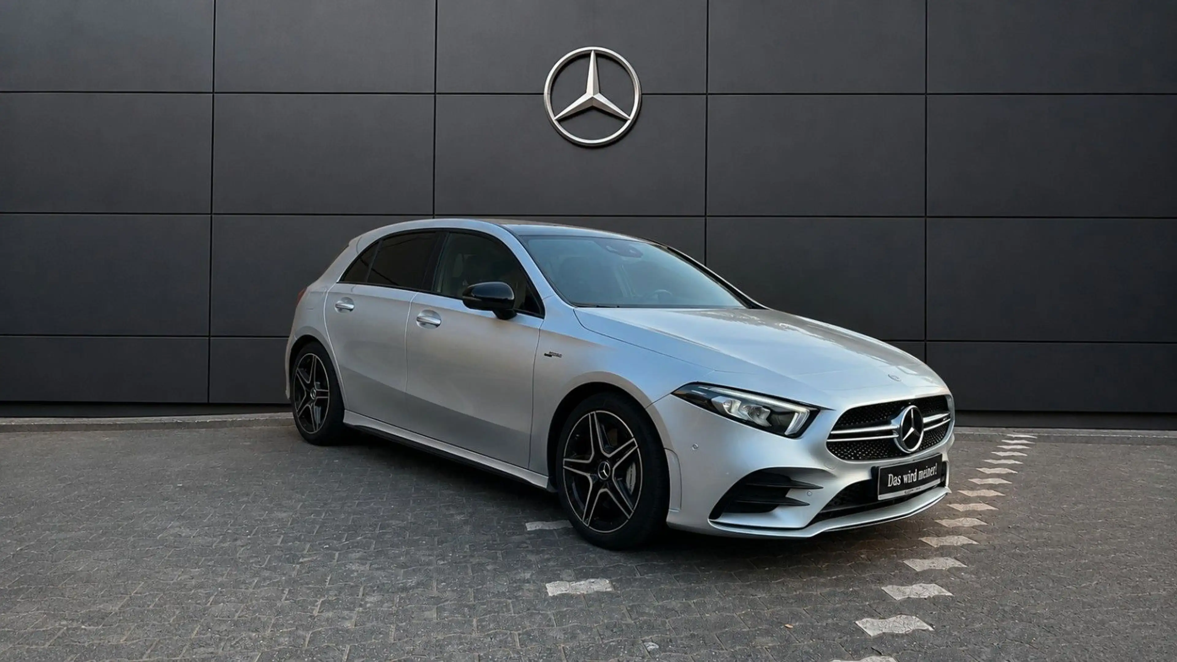 Mercedes-Benz A 35 AMG 4Matic/Panorama/Burmester/Distr. — photo 2