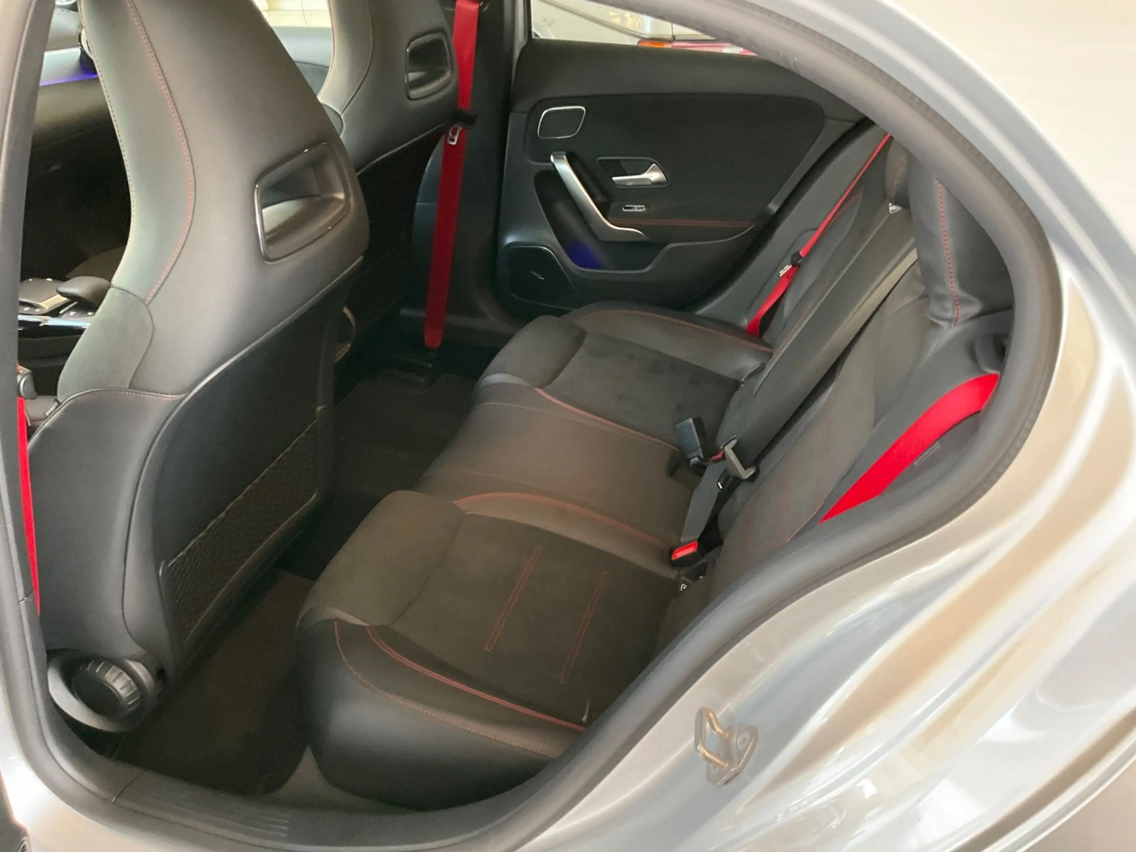 Mercedes-Benz A 35 AMG 4Matic/Panorama/Burmester/Distr. — photo 14