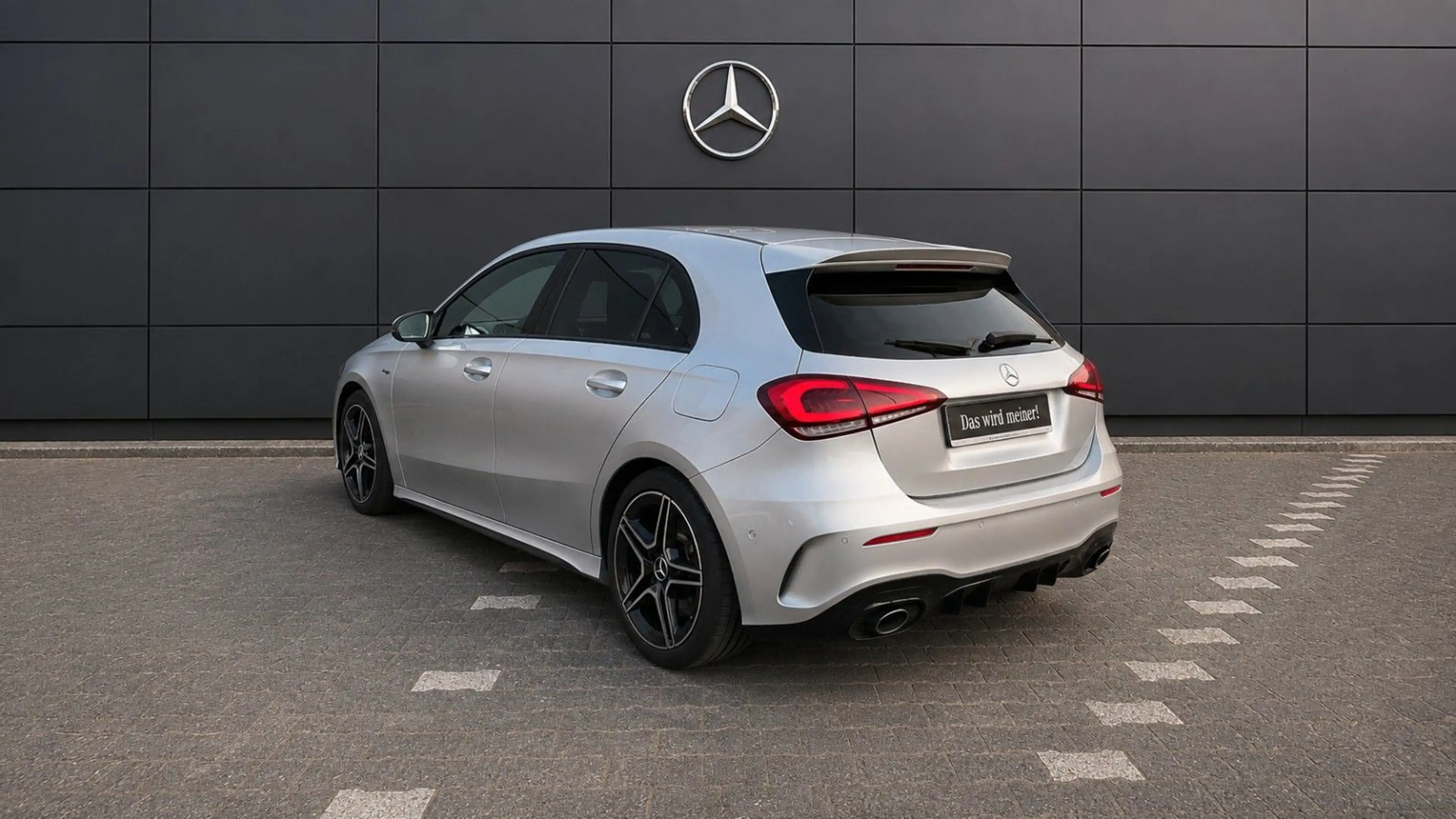 Mercedes-Benz A 35 AMG 4Matic/Panorama/Burmester/Distr. — photo 4