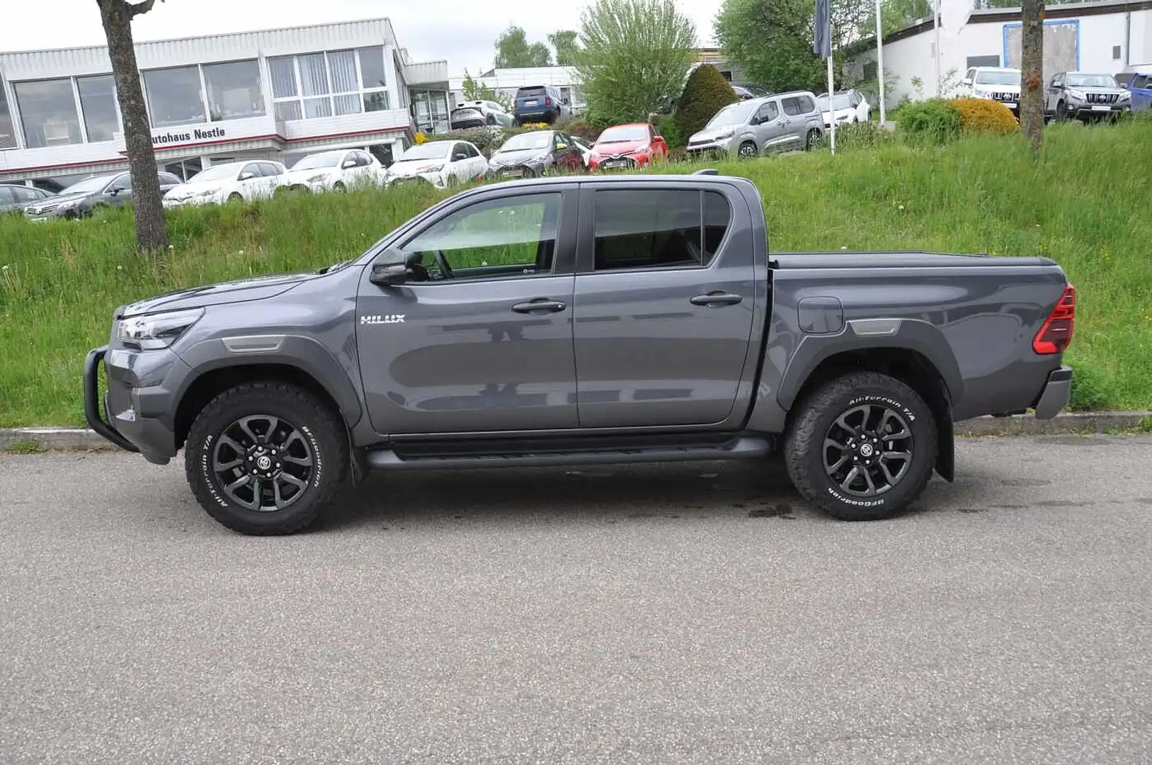 Toyota Hilux 2.8l Double Cab Invincible NESTLE OFFROAD Grau - 2