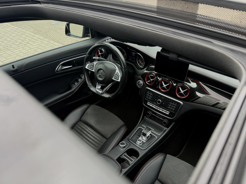 Mercedes-Benz CLA 45 AMG 4MATIC Ambition Pano — photo 12