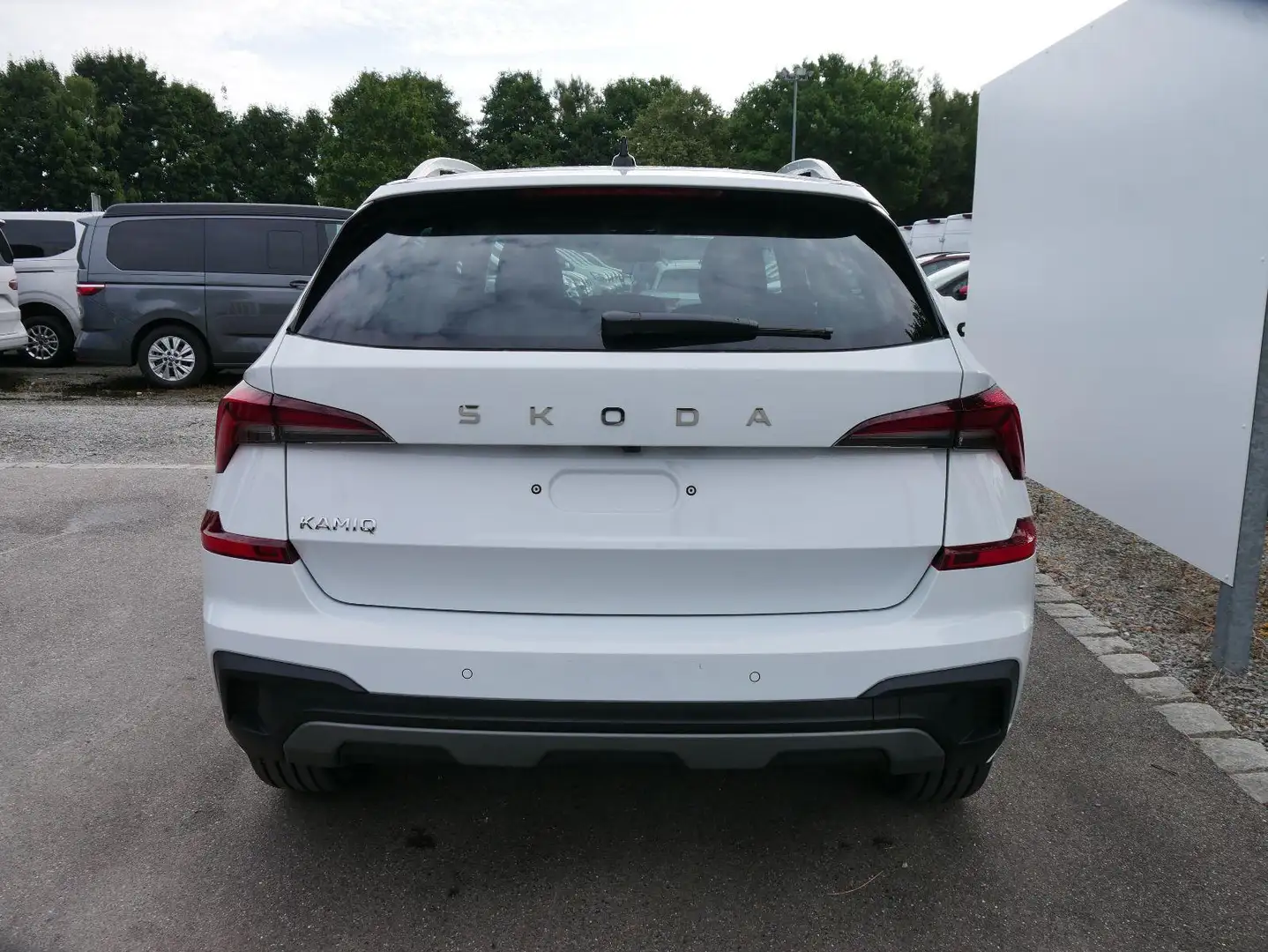 Skoda Kamiq 130 Jahre Premium Edition 1,5 TSI DSG*AHK-SCHWENKB Weiß - 2