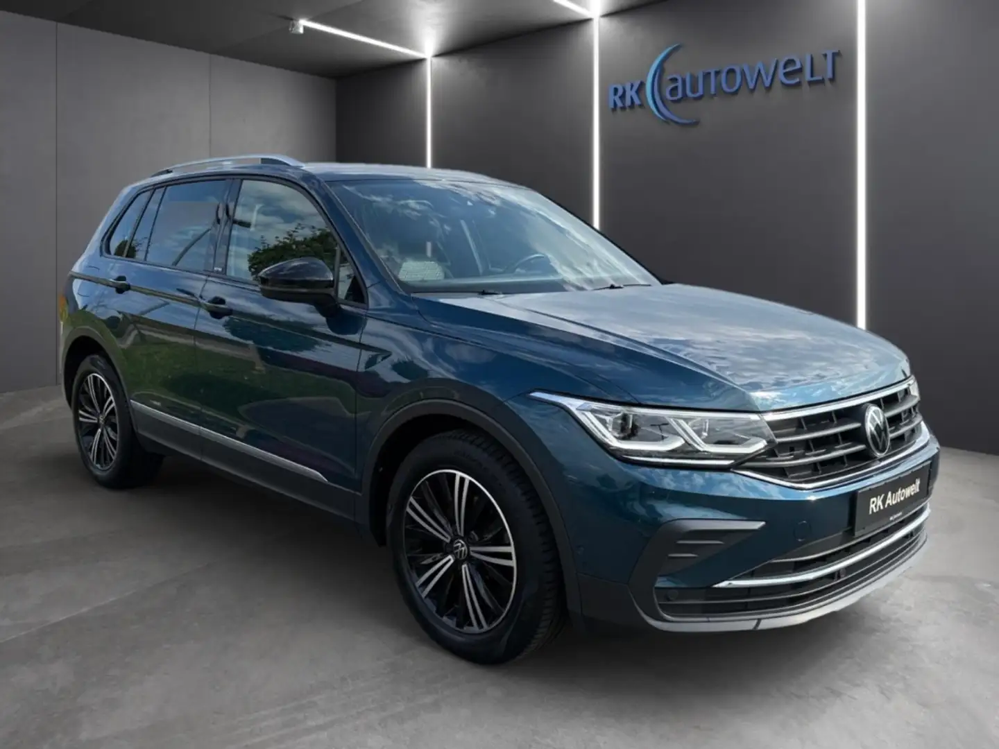 Volkswagen Tiguan ACTIVE 2.0 TDI DSG AHK-klappbar Blauw - 2