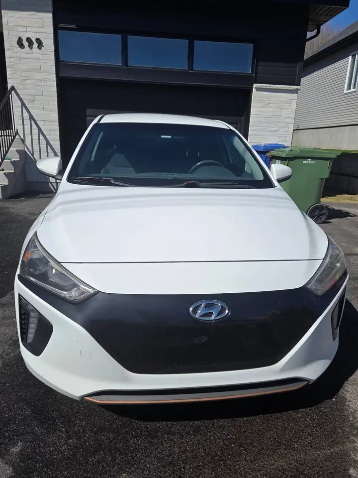 Hyundai IONIQ снимка Hyundai IONIQ