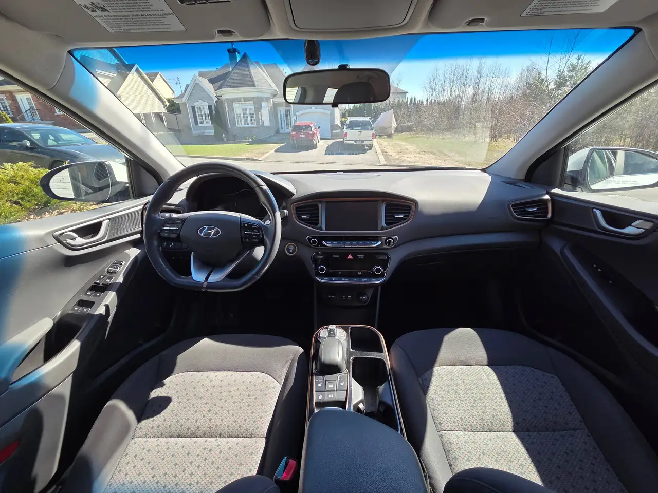 Hyundai IONIQ снимка Hyundai IONIQ