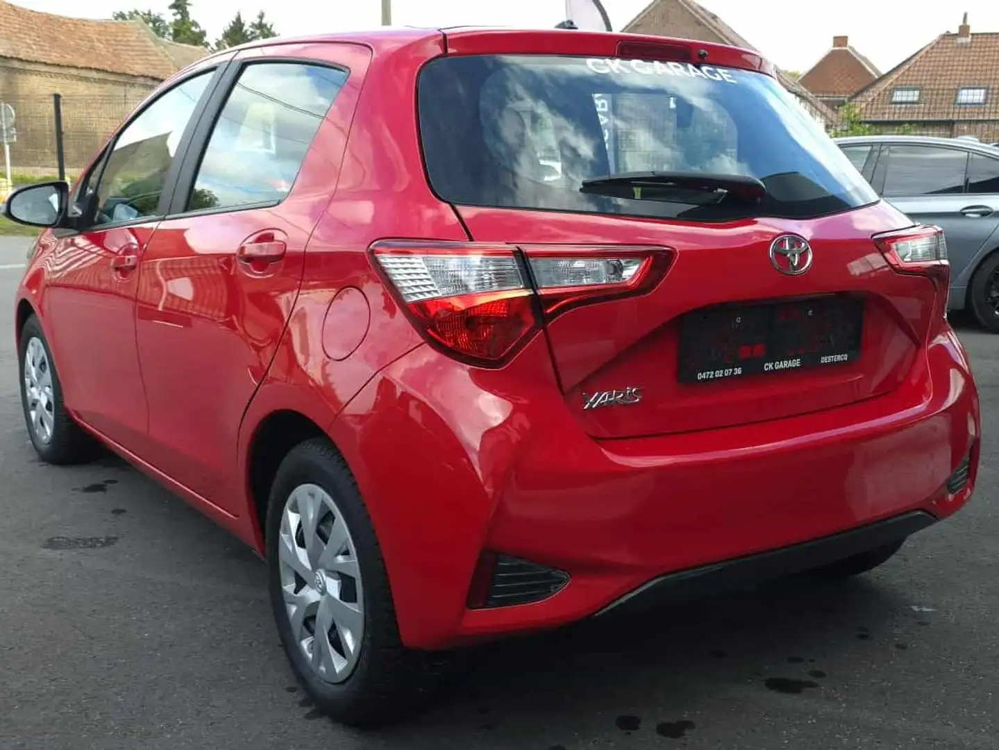 Toyota Yaris Yaris 1.0i VVT-i Comfort Prête immatriculer Rouge - 2