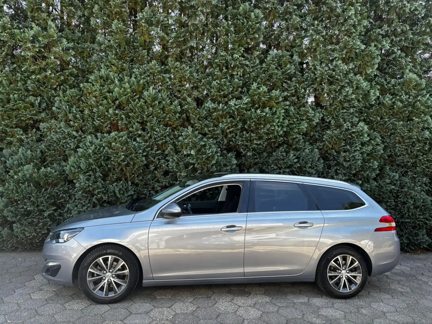 Peugeot 308 SW 1.2 | Automaat | Pano Grijs - 2