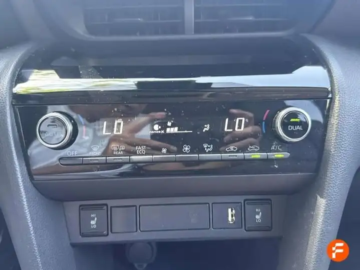Toyota Yaris 1.5 Style 2022, foto 24