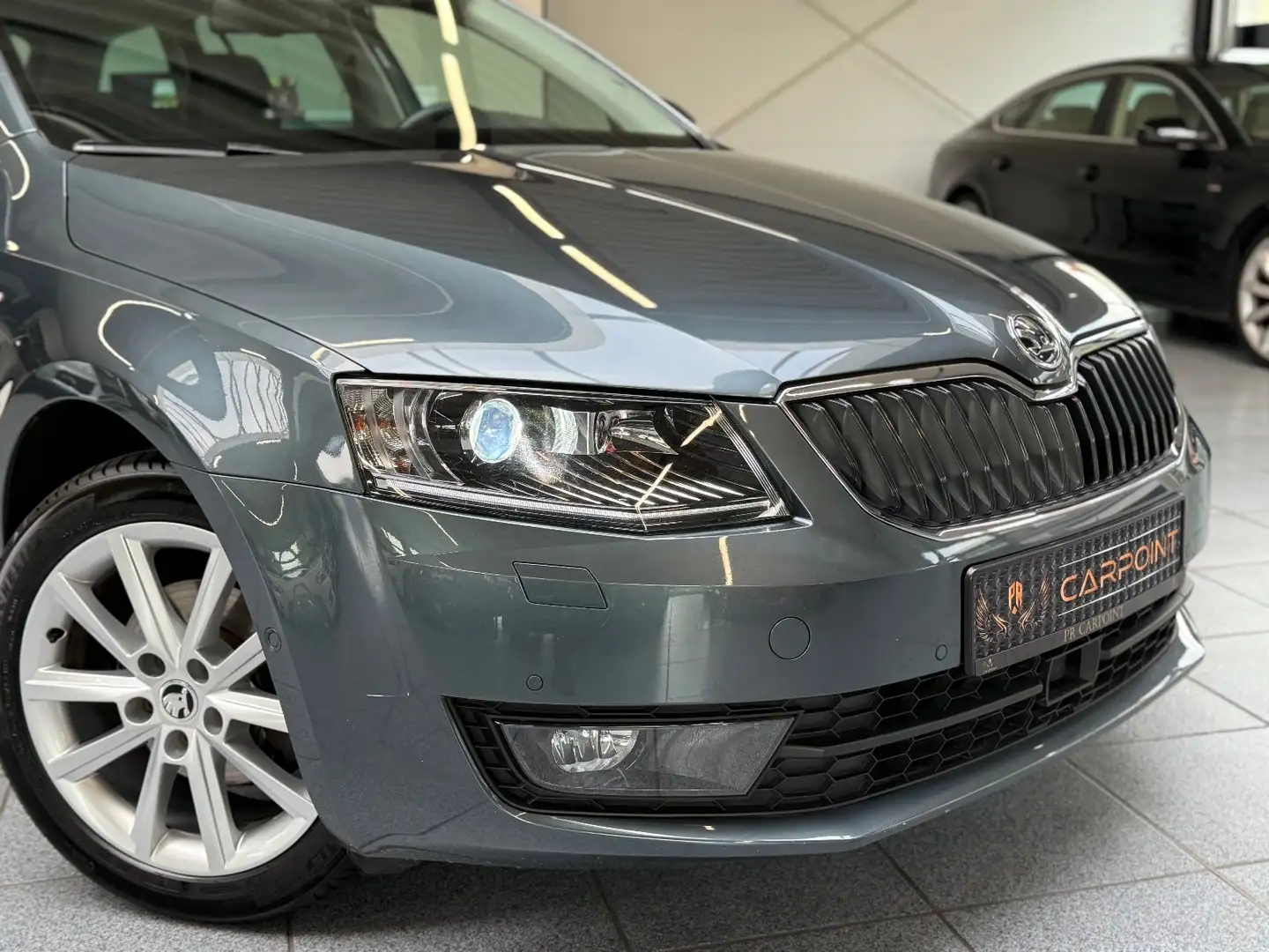 Skoda Octavia 1,8 TSI  Combi Joy/Bi-Xenon/Carplay/PDC/ Grijs - 2