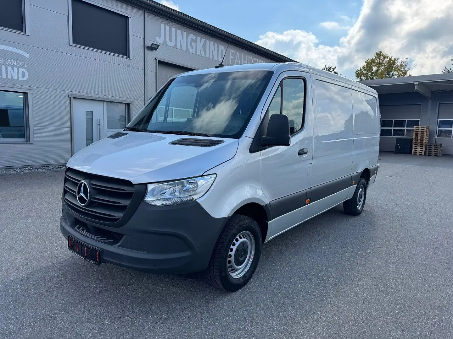 Mercedes-Benz Sprinter 317 CDI Lang Silber MBUX RWD Klima Silber - 1