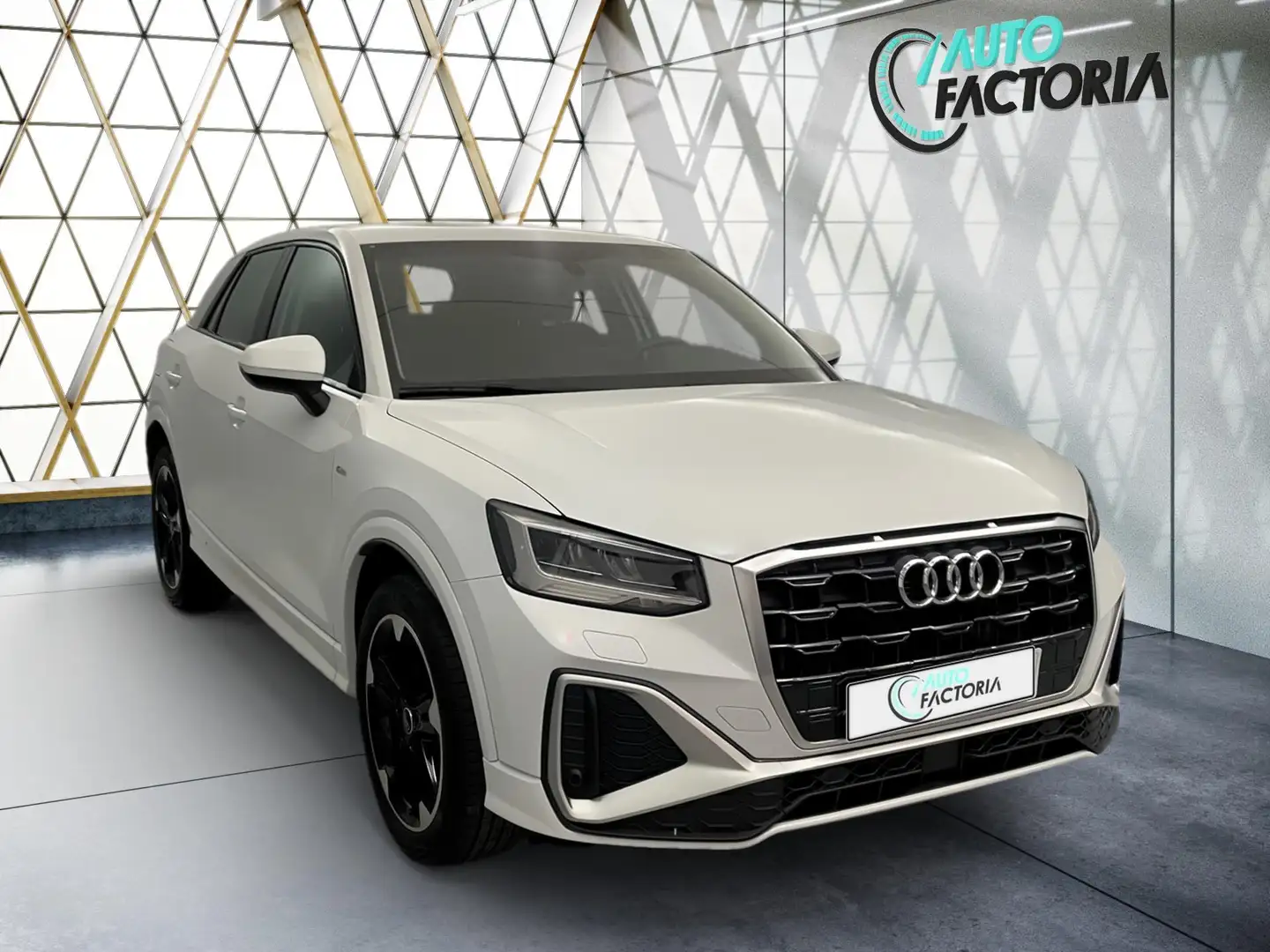 Audi Q2 -26% 30 TFSI 110cv S-Line+GPS+CAM+FULL LED+Options Beige - 2