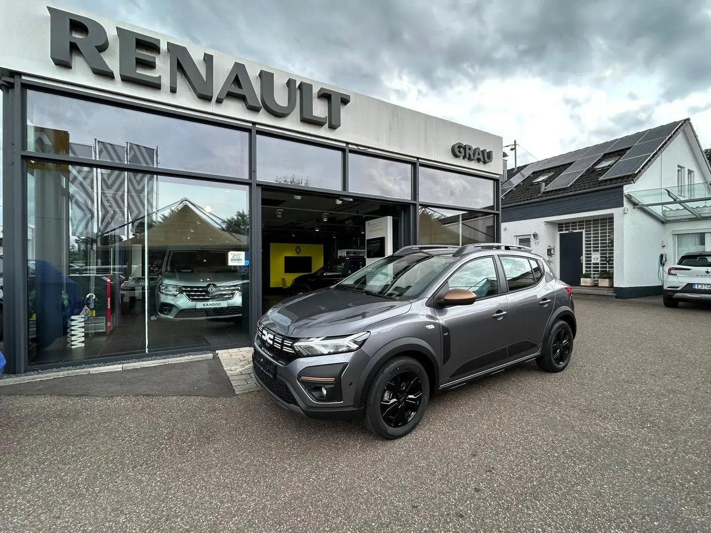 Dacia Sandero Stepway Extreme Automatik Gris - 1