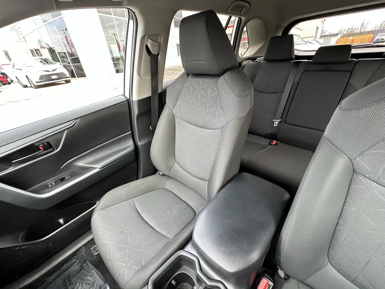Toyota RAV 4 снимка Toyota RAV 4