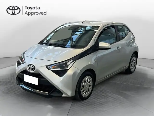 Toyota Aygo Connect 1.0 VVT-i 72 CV 5 porte x-play