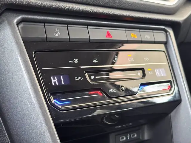 Volkswagen T-Roc view 25