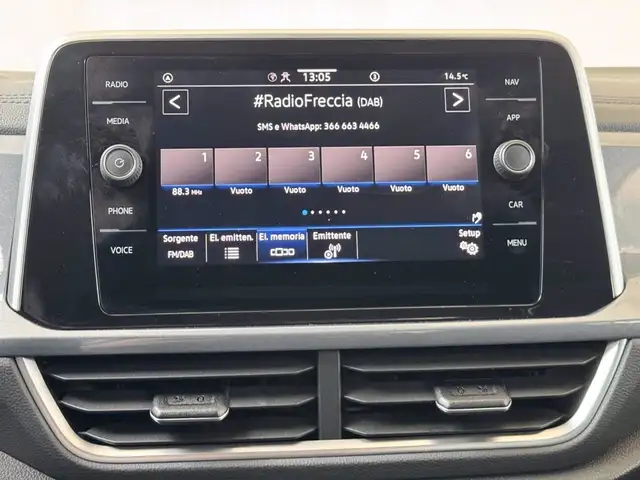 Volkswagen T-Roc view 24
