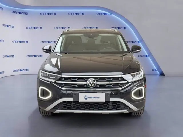 Volkswagen T-Roc view 3
