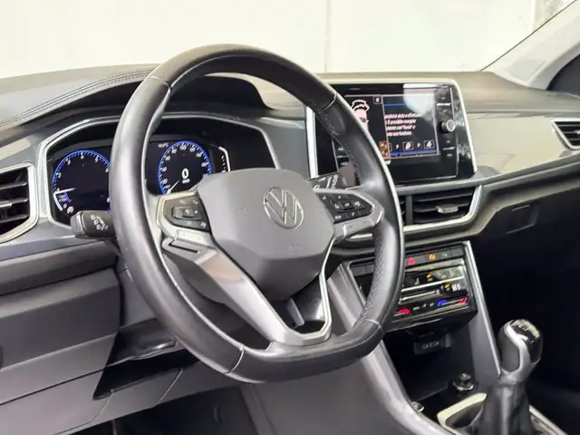 Volkswagen T-Roc view 19