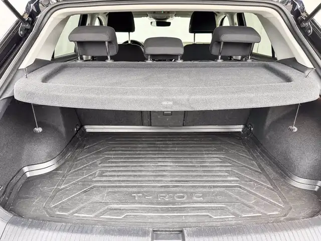 Volkswagen T-Roc view 12