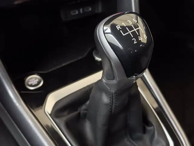 Volkswagen T-Roc view 26