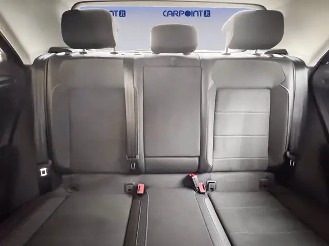 Volkswagen T-Roc view 10