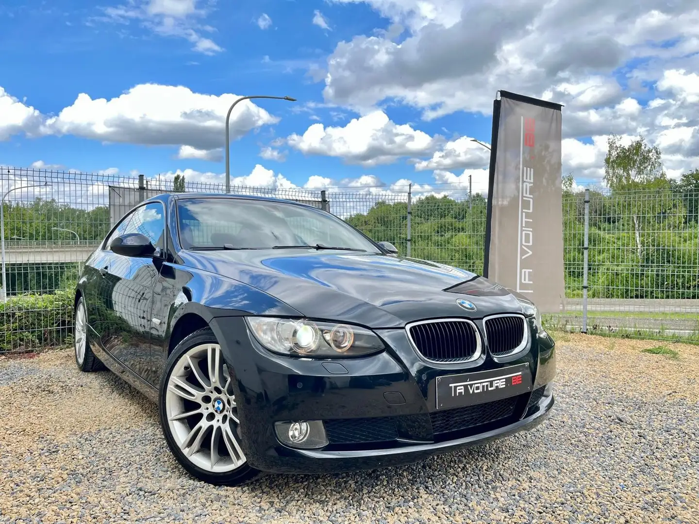 BMW 320 Coupé 320 d XENON/NAV/CUIR/CLIM-AUTO/CRUISE/PDC Zwart - 1