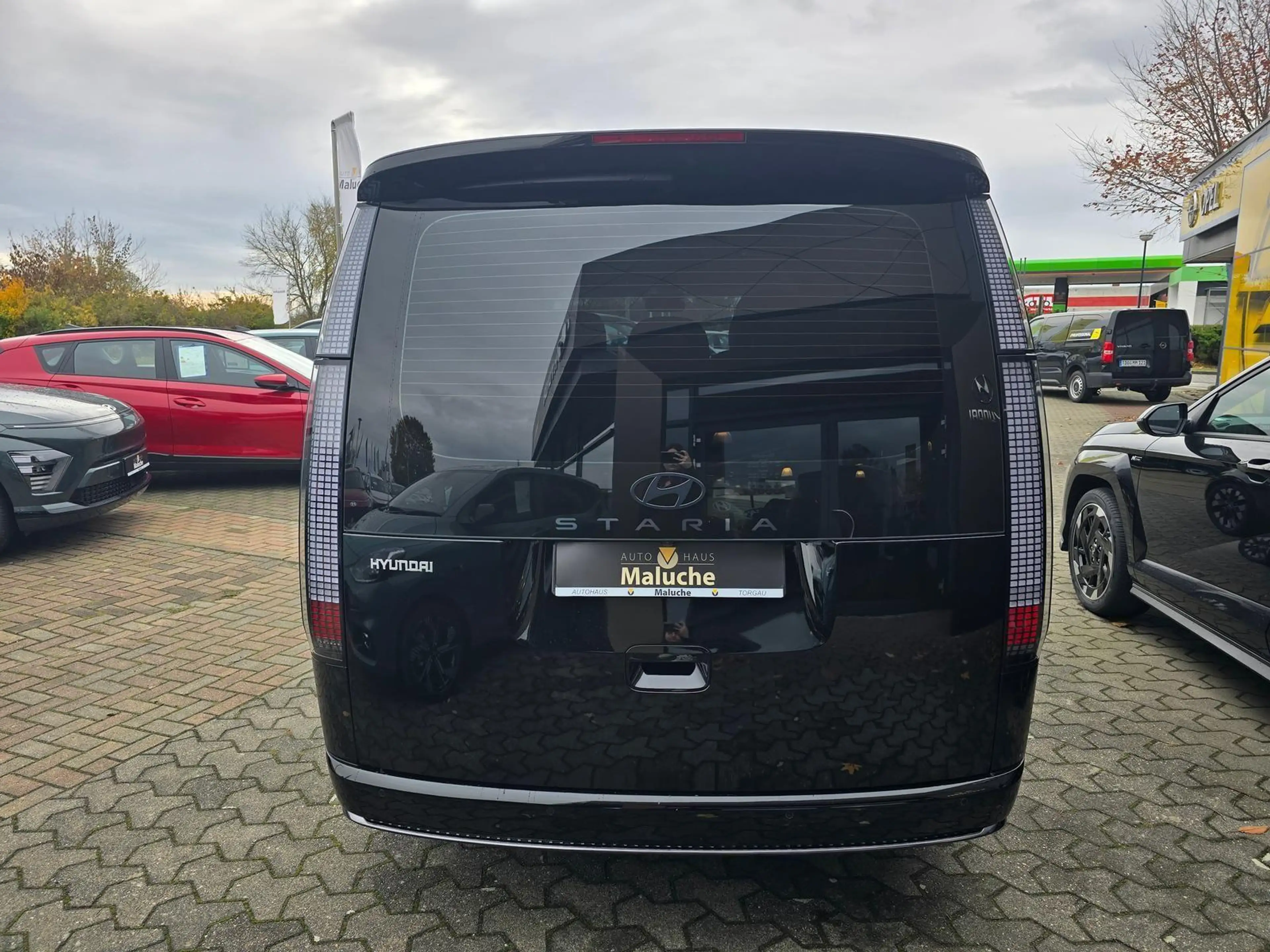 Hyundai STARIA Signature HEV 7-Sitze+Navi+elektr. Heckkl — photo 8