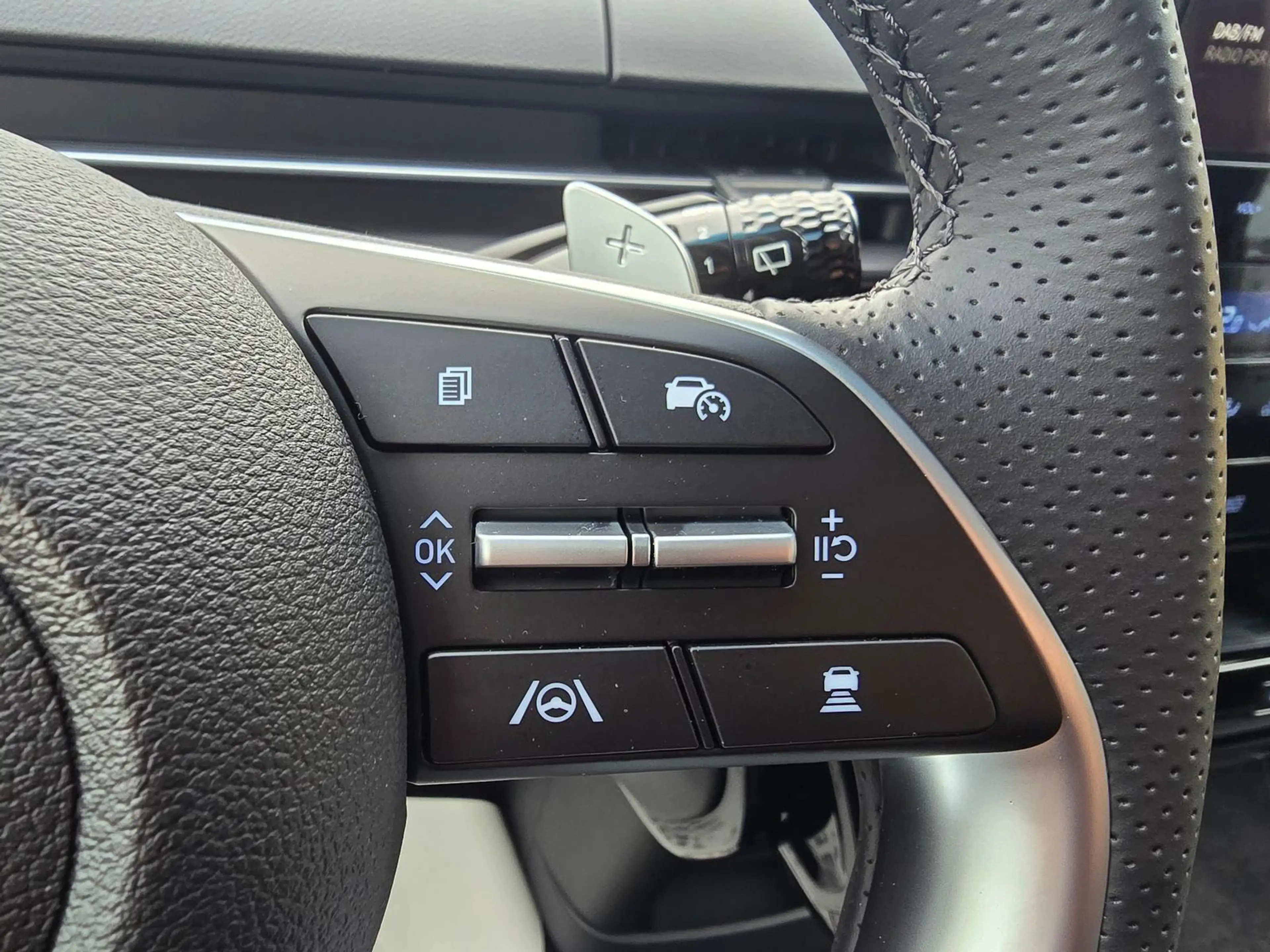Hyundai STARIA Signature HEV 7-Sitze+Navi+elektr. Heckkl — photo 13