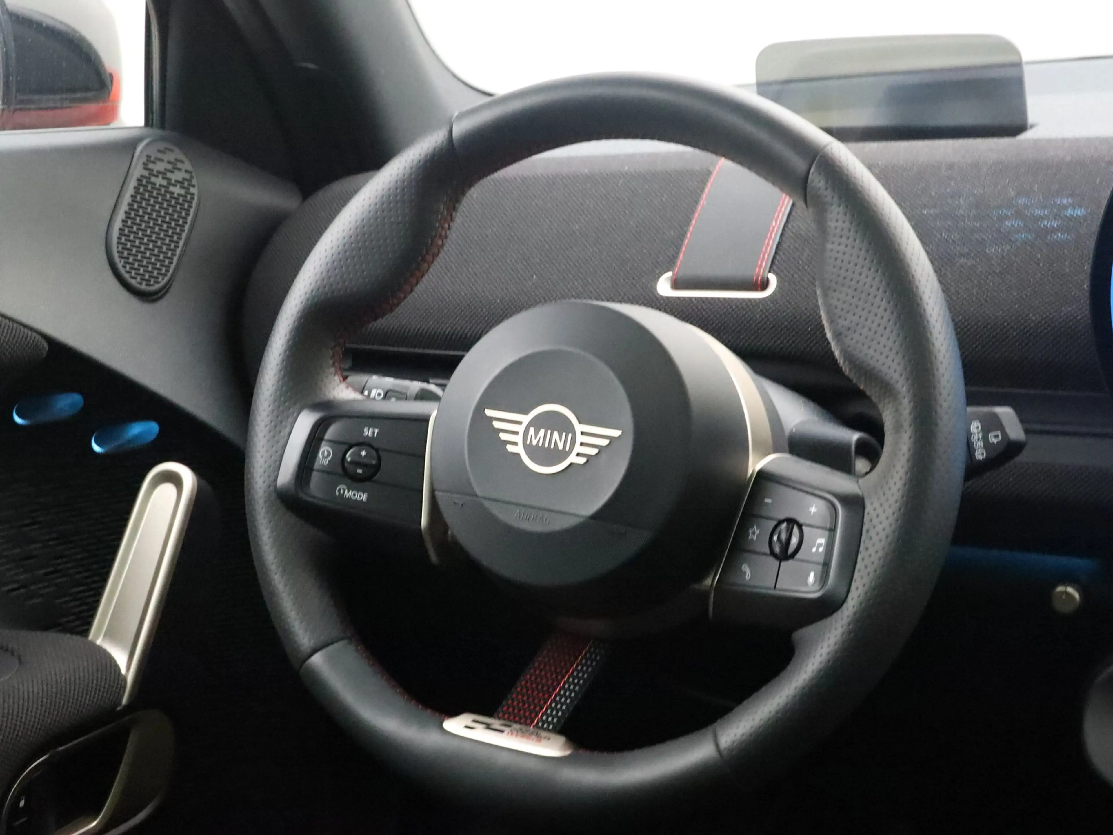MINI Aceman SE John Cooper Works Pakket M SoH 98% — photo 2