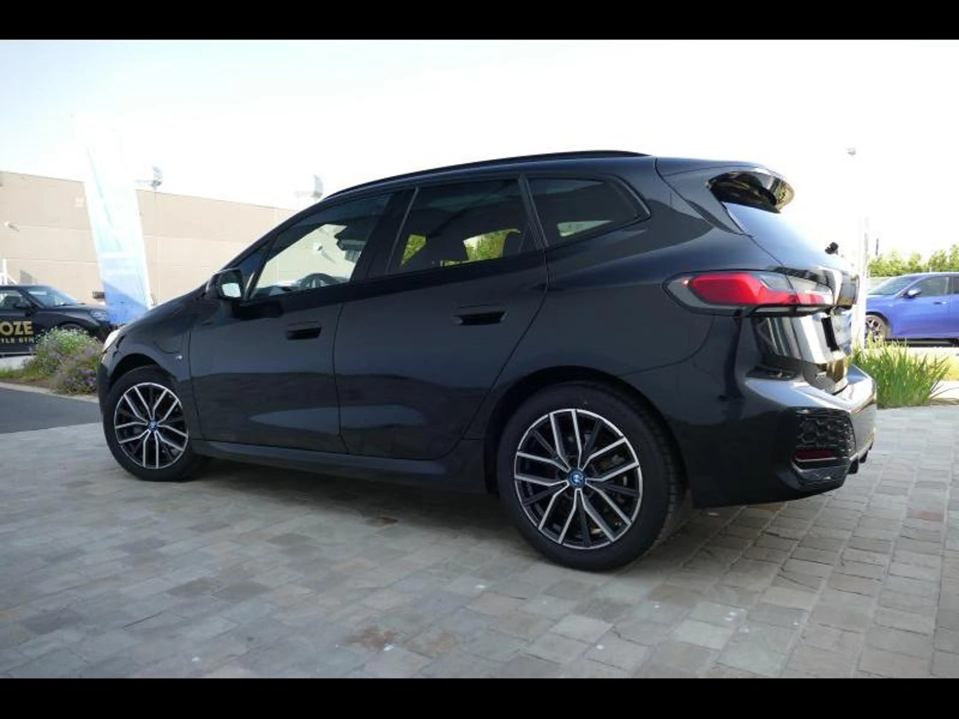 BMW 225 xDrive Active Tourer — photo 10