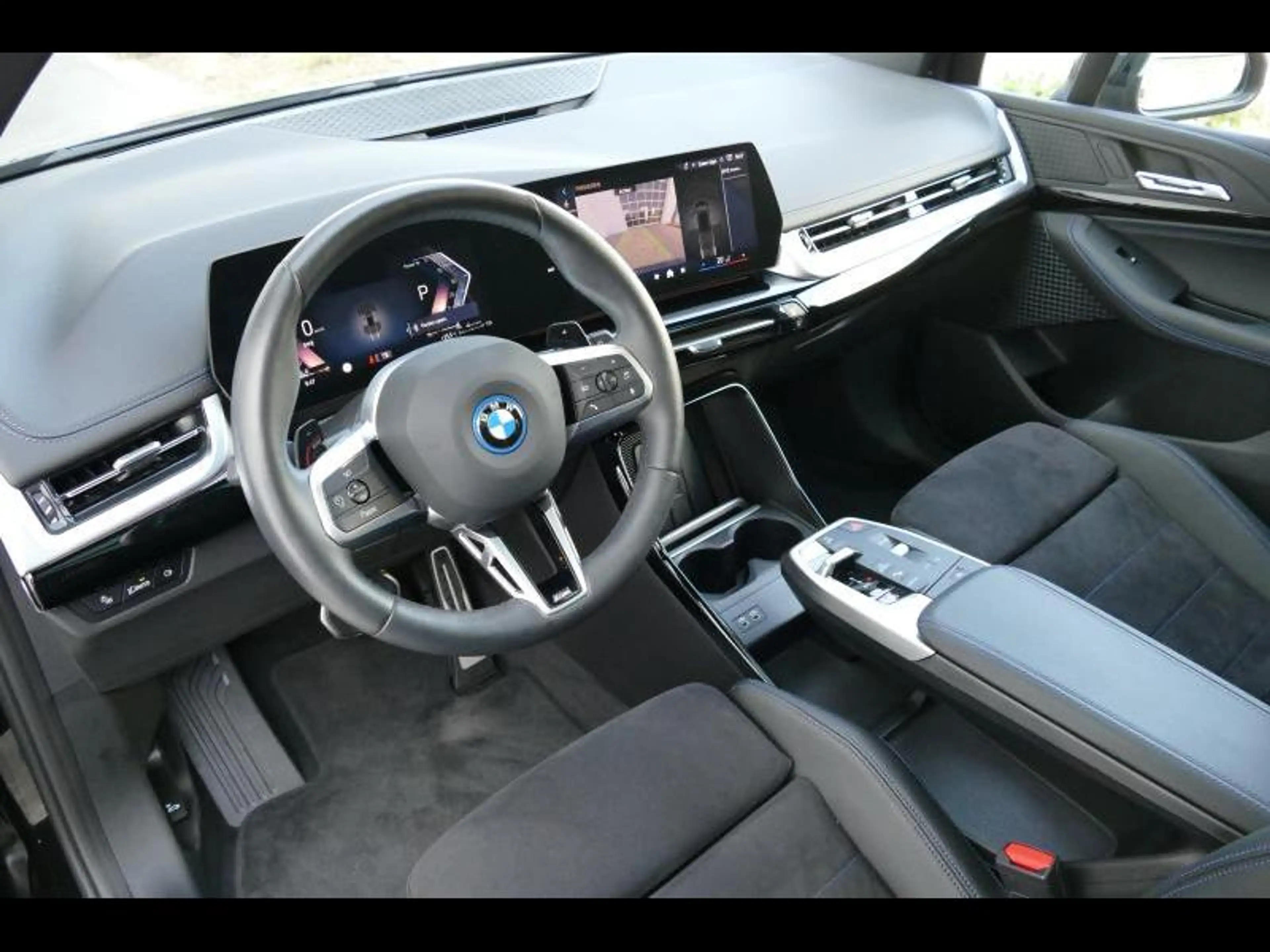 BMW 225 xDrive Active Tourer — photo 6