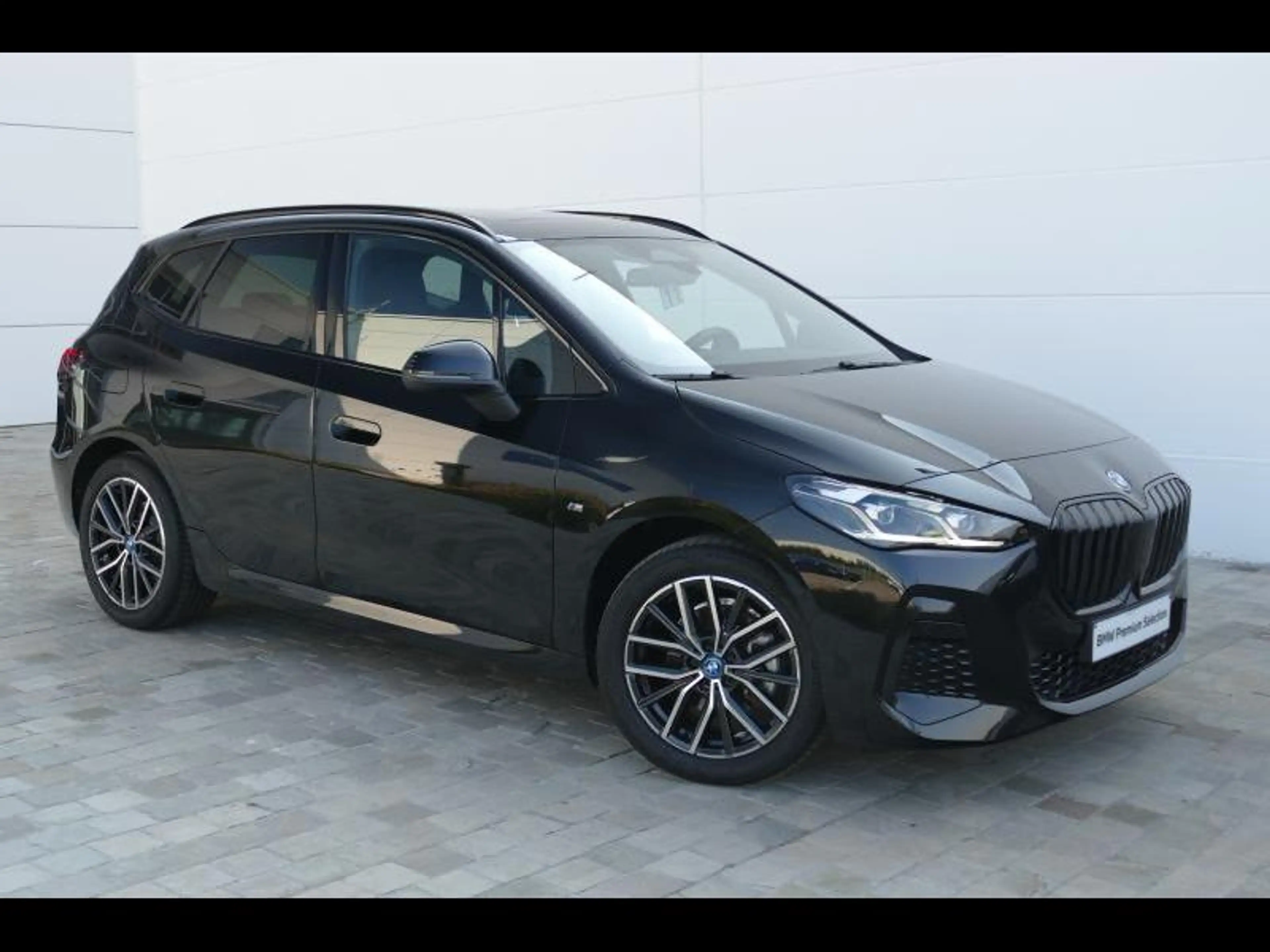BMW 225 xDrive Active Tourer — photo 9