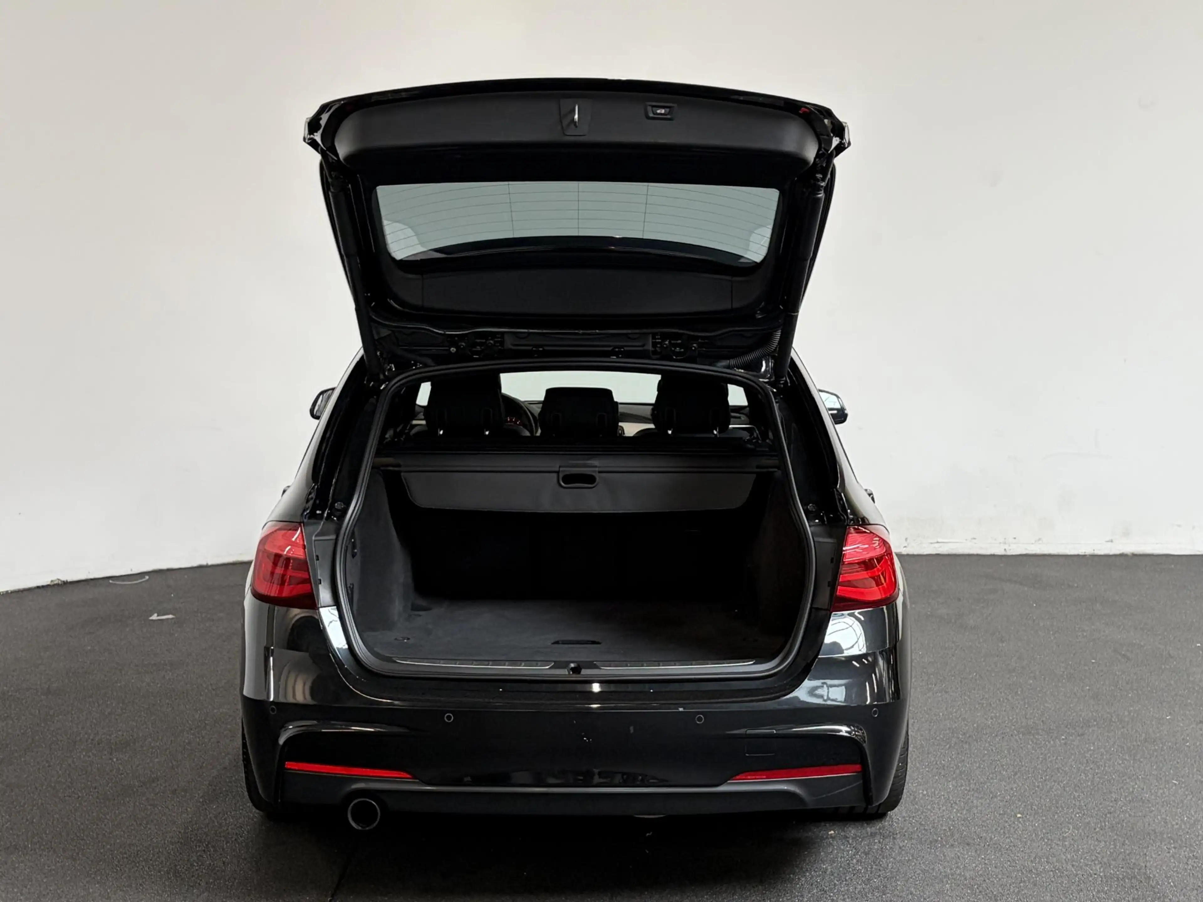 BMW 318 3-serie Touring 318i M Sport Edition Navigatie Cli — photo 9