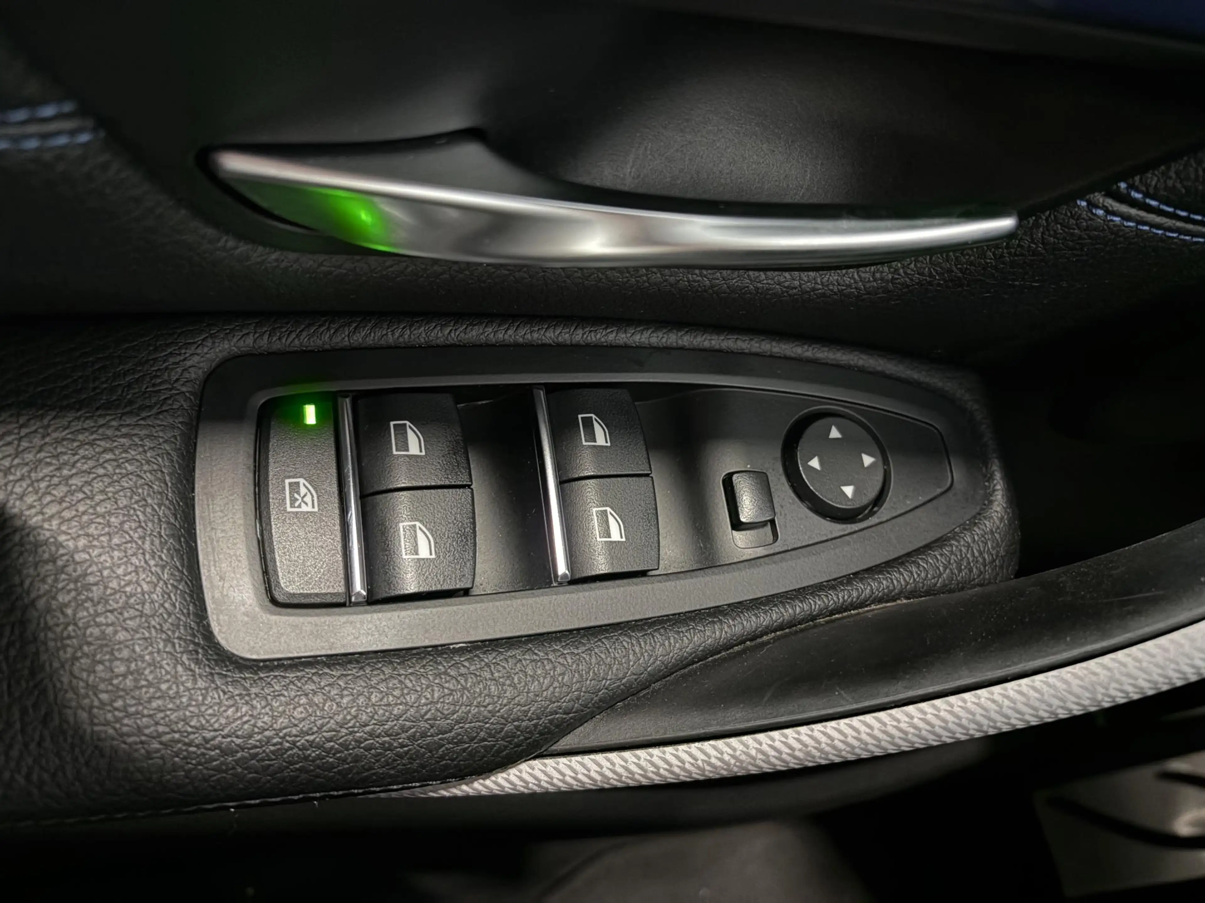 BMW 318 3-serie Touring 318i M Sport Edition Navigatie Cli — photo 26