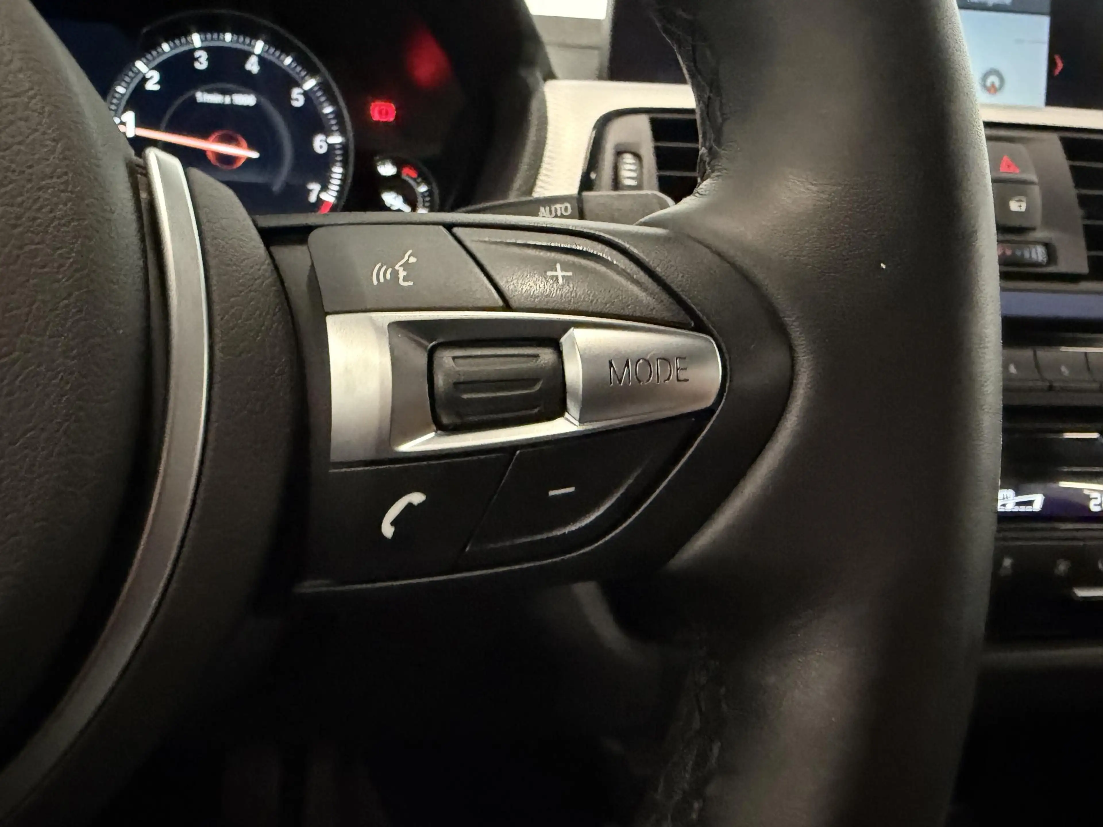 BMW 318 3-serie Touring 318i M Sport Edition Navigatie Cli — photo 22