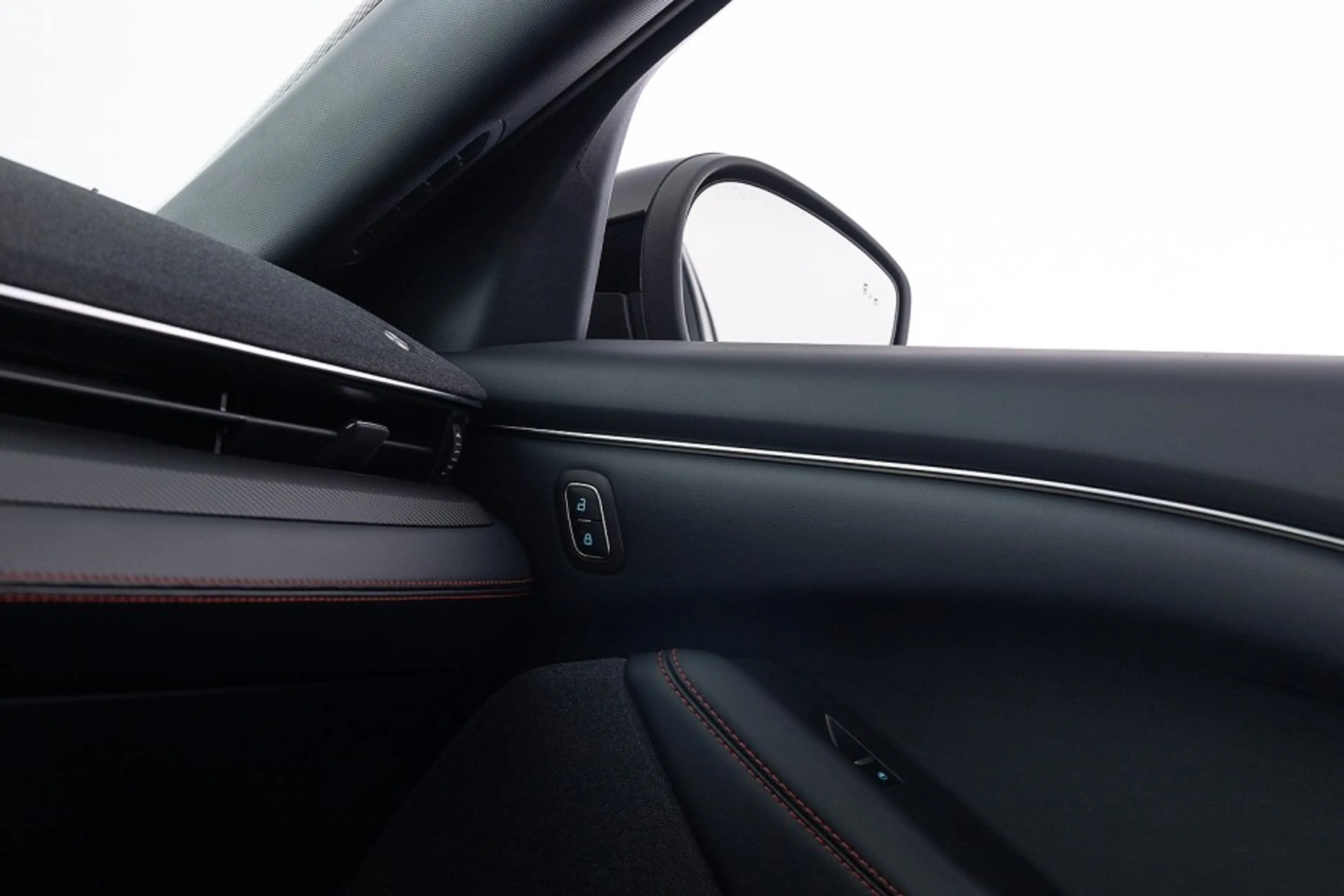Ford Mustang Mach-E AWD 75 kWh | B&O | LEDER | Full LED | EL. STOELEN — photo 18