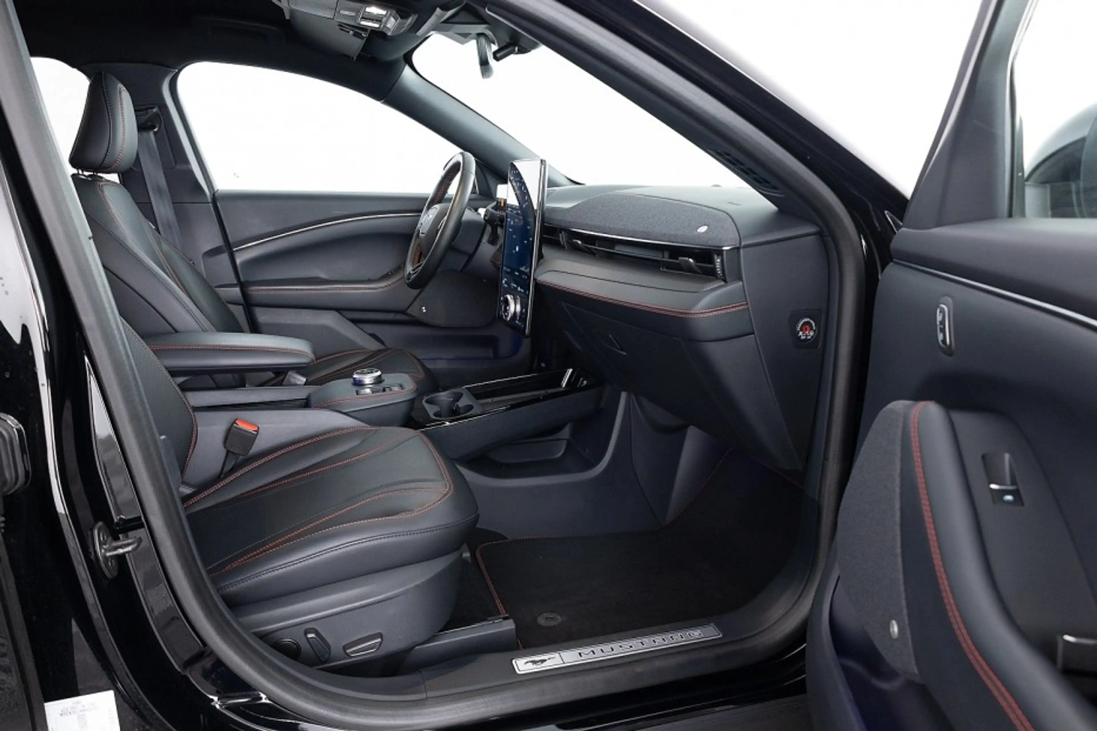 Ford Mustang Mach-E AWD 75 kWh | B&O | LEDER | Full LED | EL. STOELEN — photo 6