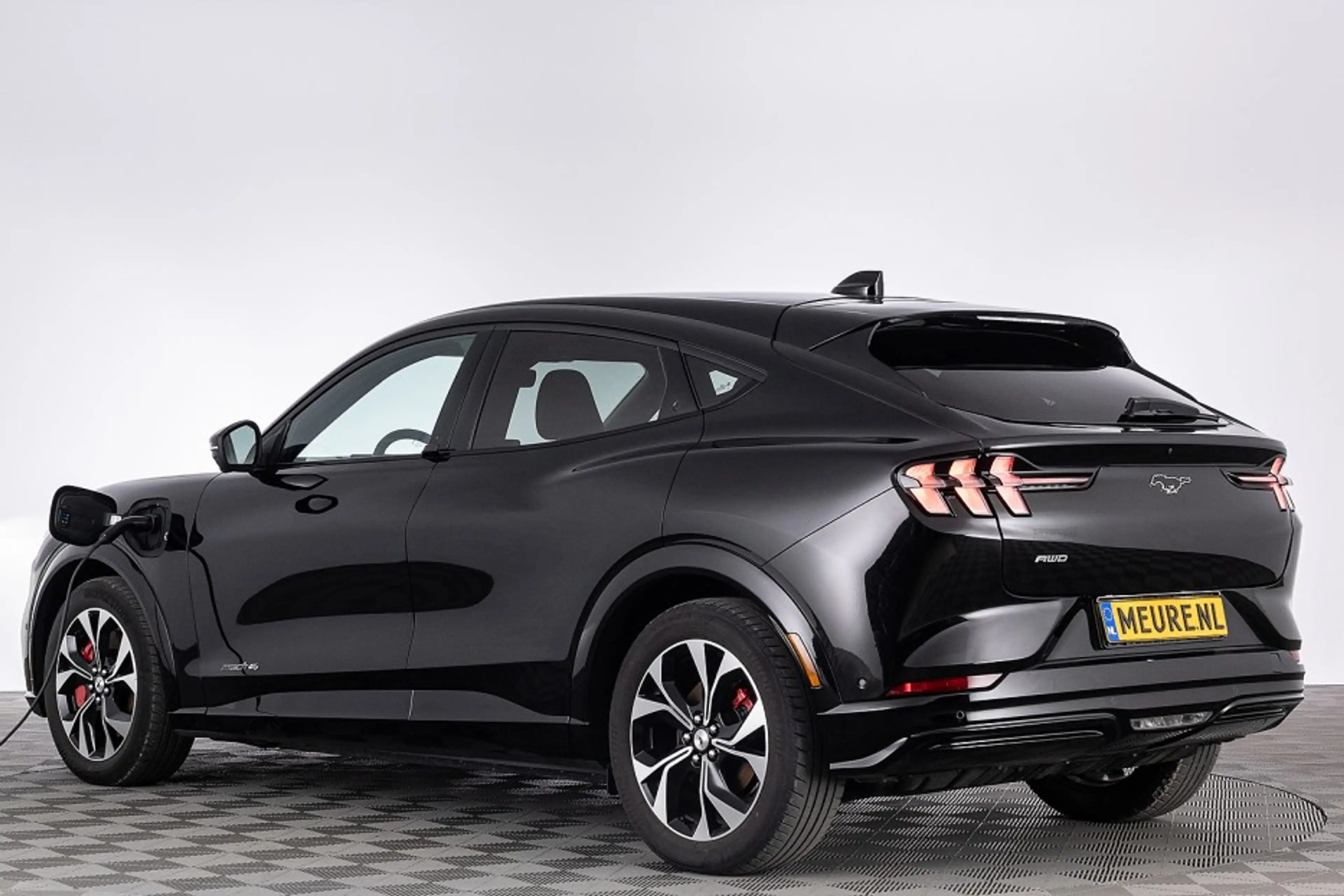 Ford Mustang Mach-E AWD 75 kWh | B&O | LEDER | Full LED | EL. STOELEN — photo 2