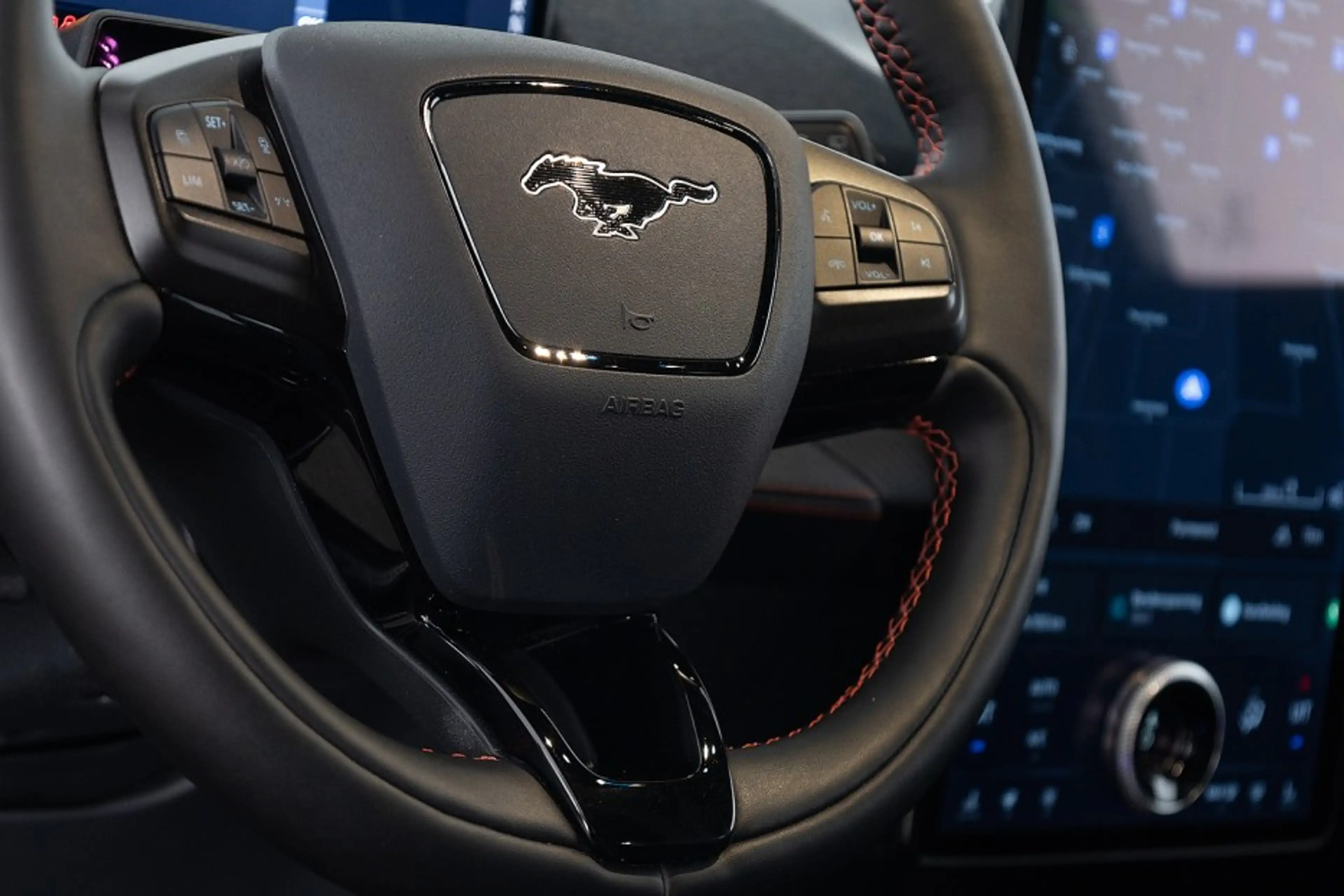 Ford Mustang Mach-E AWD 75 kWh | B&O | LEDER | Full LED | EL. STOELEN — photo 12