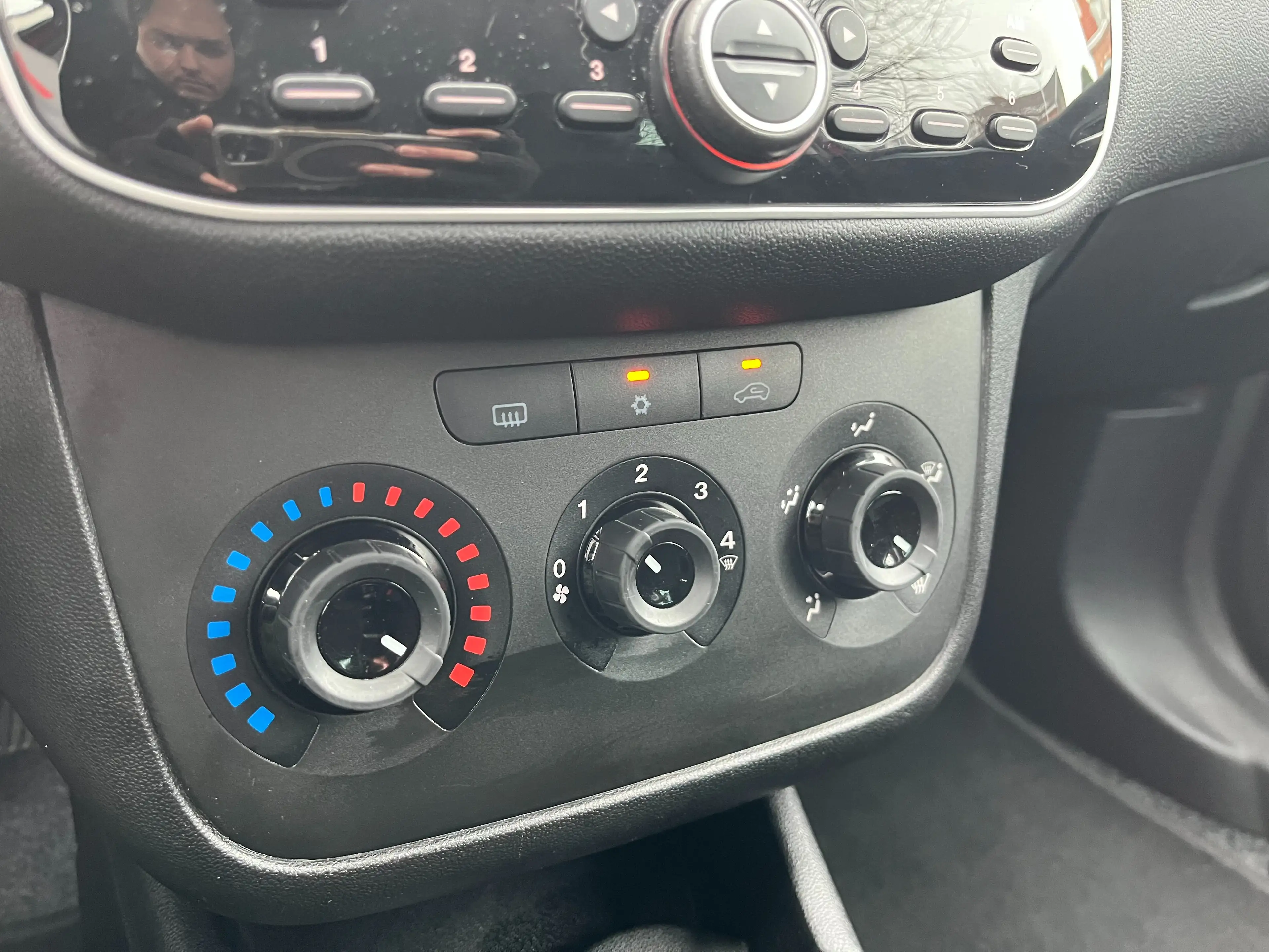Fiat Punto Lounge/NIEUWSTAAT/EERSTE EIG/SPORTZETELS/GARANTIE — photo 15