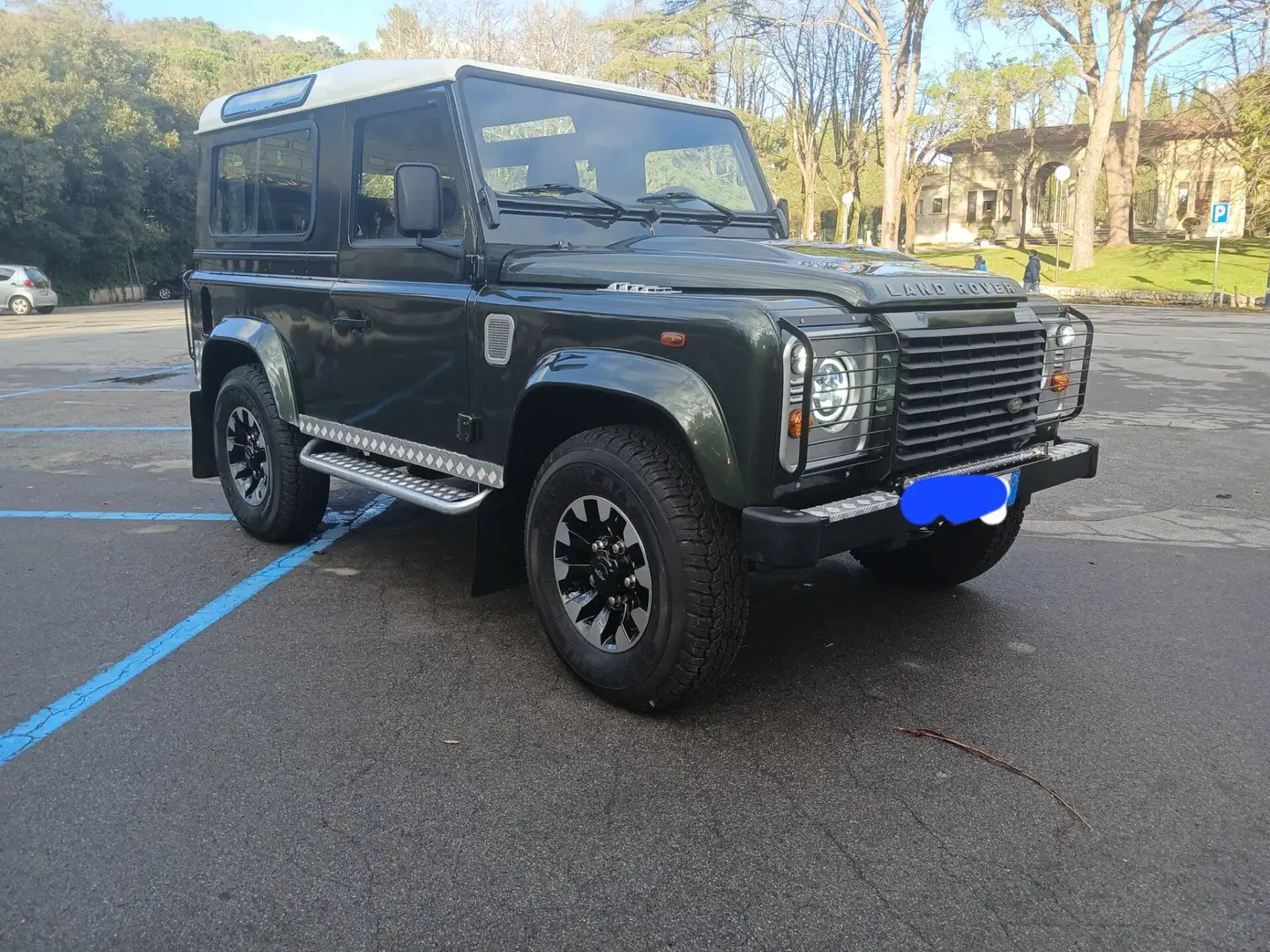 Land Rover Defender Defender VI 2007 90 90 2.4 td SE SW Zelená - 2
